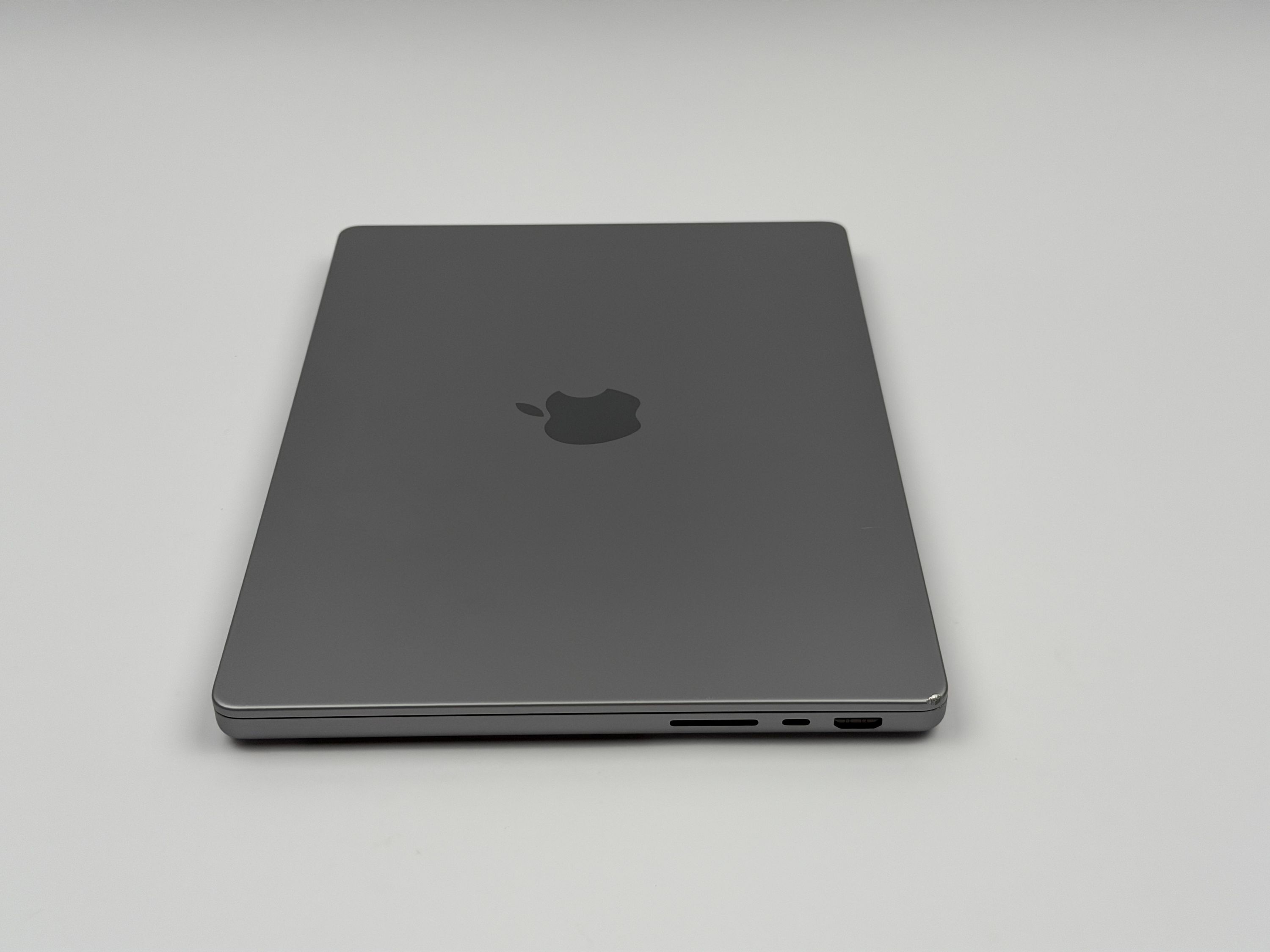 Apple MacBook Pro 14“ M2 MAX 12C CPU 30C GPU 512 GB SSD 32 GB Ram 2023 SPACE GREY
