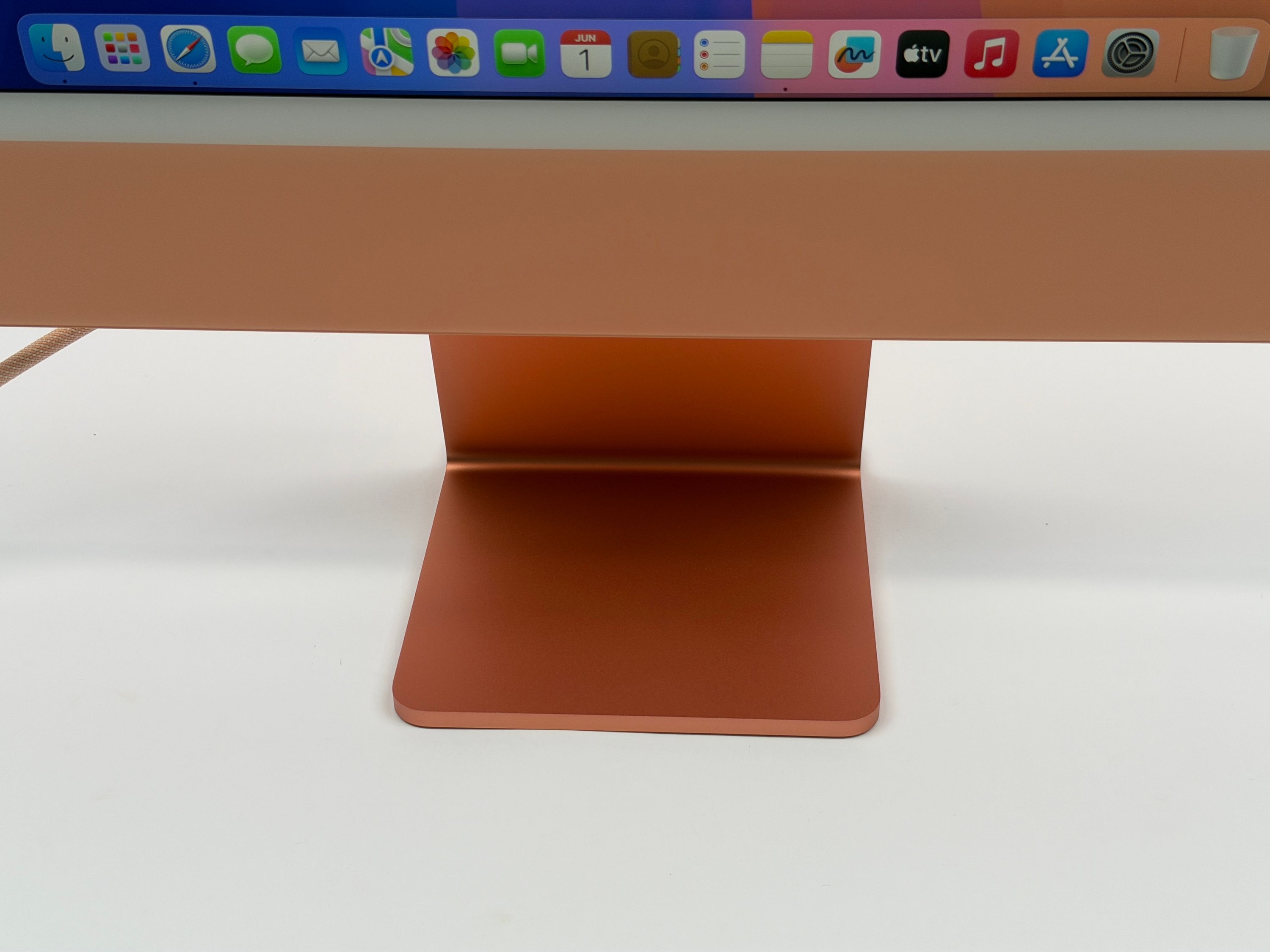 Apple iMac 24" M1 8-Core CPU 8-Core GPU 8GB RAM 512 GB SSD ORANGE 2021