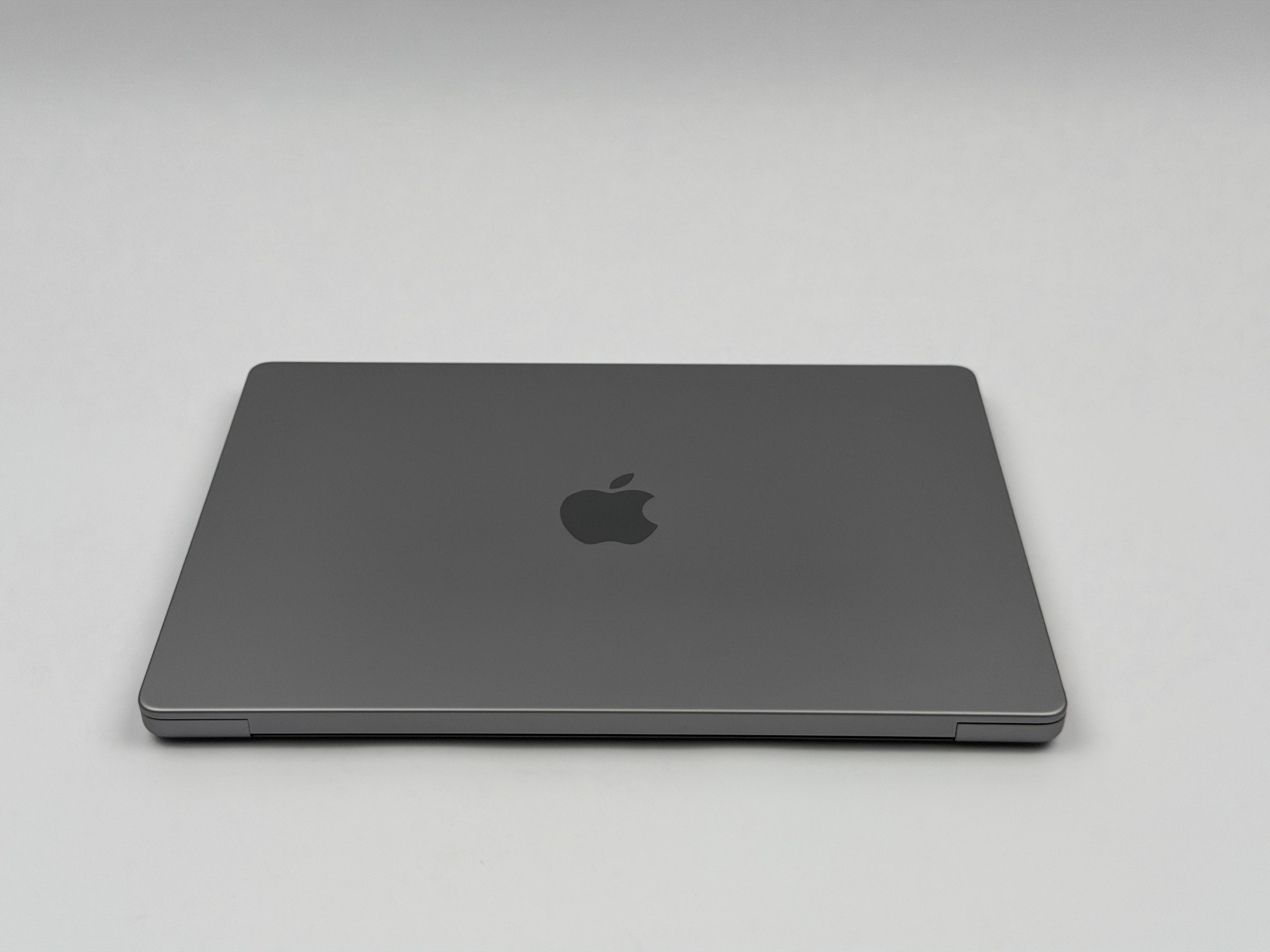 Apple MacBook Pro 14“ M2 MAX 12C CPU 30C GPU 512 GB SSD 32 GB Ram 2023 SPACE GREY