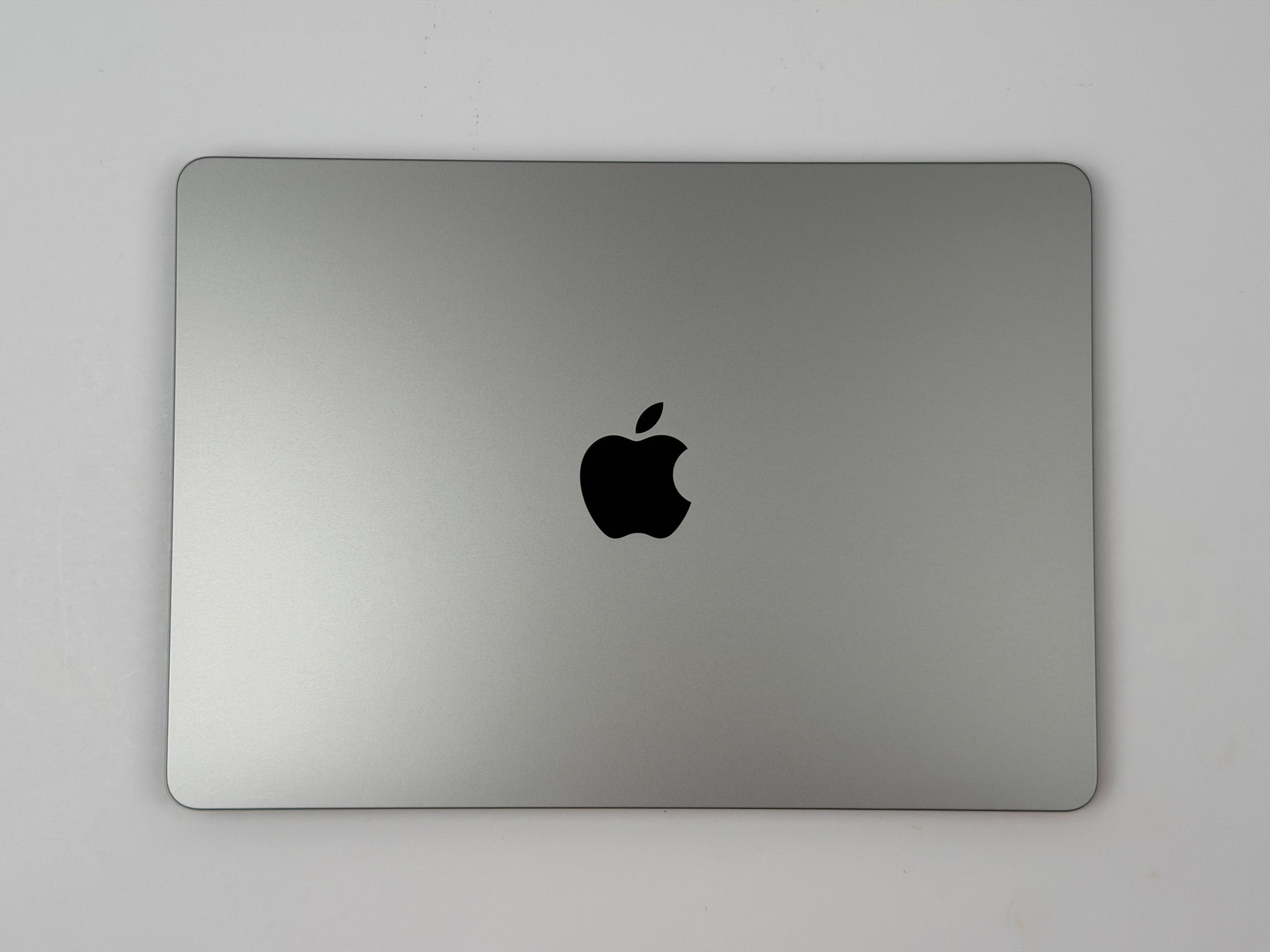Apple MacBook Air 13,3“ M2 8C CPU 8C GPU 512 GB SSD 16 GB 2022 SPACE GREY DISPLAYBRUCH