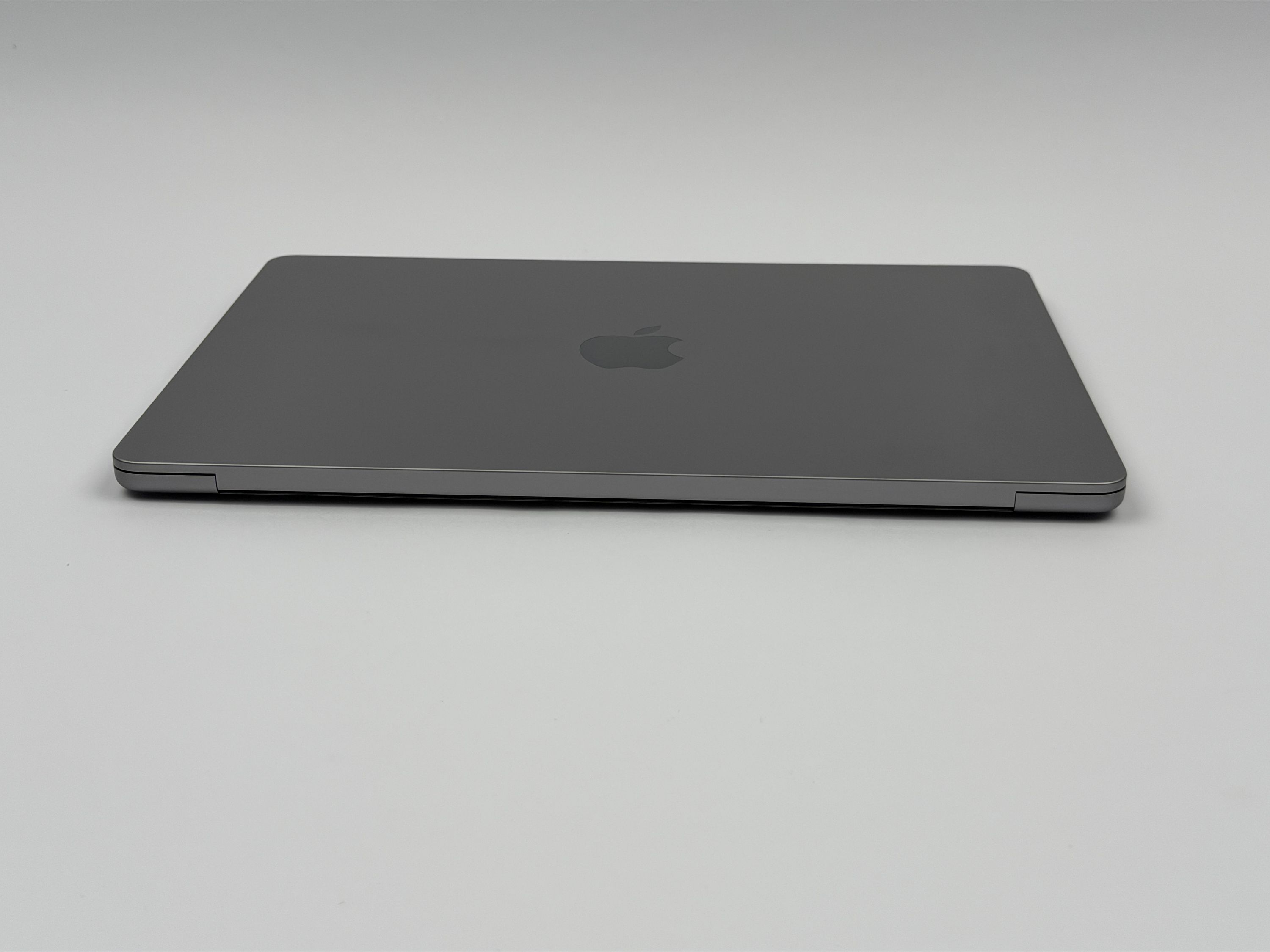Apple MacBook Air 13,6“ M2 8C CPU 10C GPU 1 TB SSD 24 GB 2022 SPACE GREY