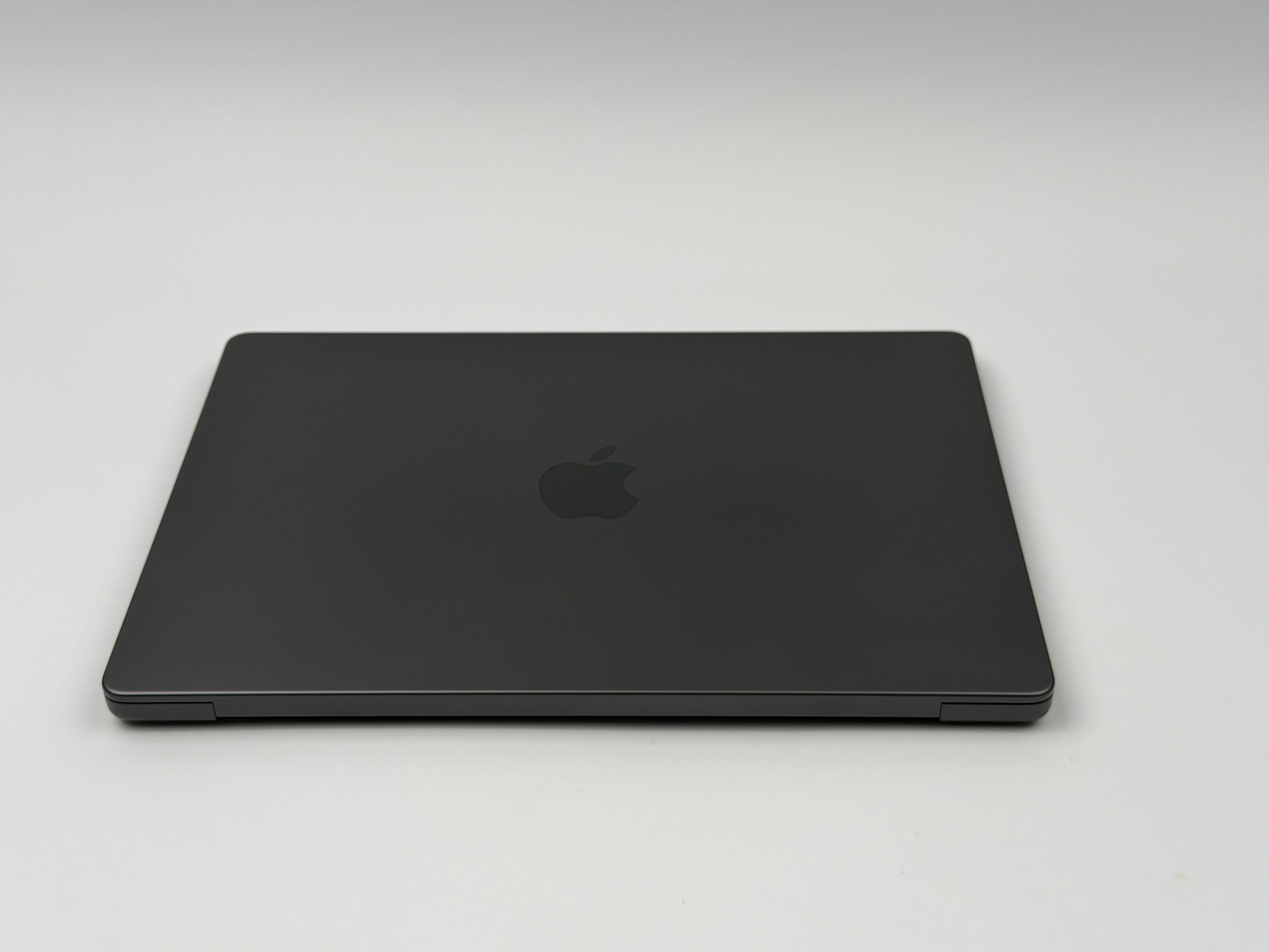 Apple MacBook Pro 14“ M4 10C CPU 10C GPU 512 GB SSD 16 GB Ram 2024 SPACE BLACK