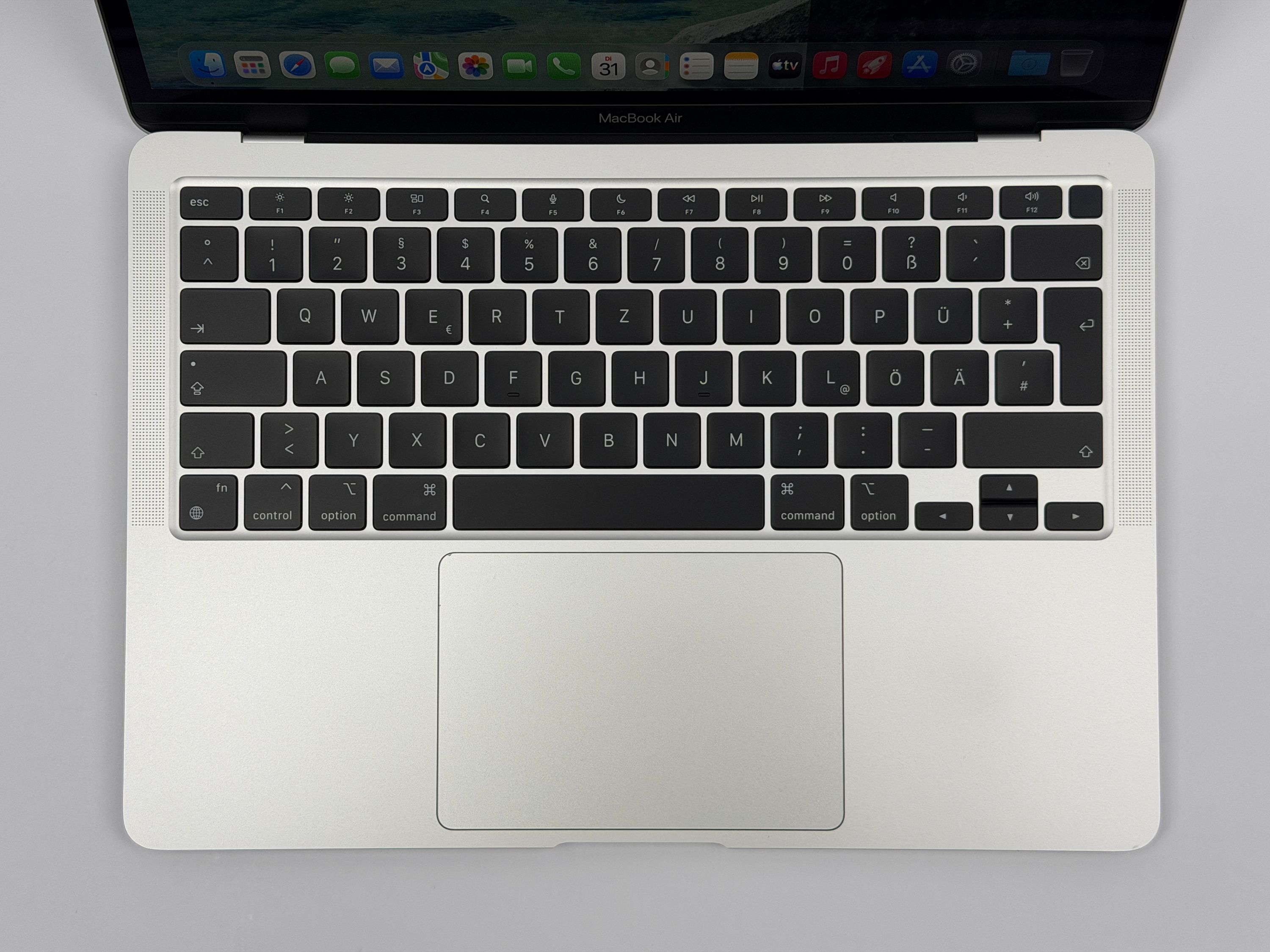 Apple MacBook Air 13,3“ M1 8C CPU 7C GPU 256 GB SSD 16 GB Ram 2020 Silber DEFEKT