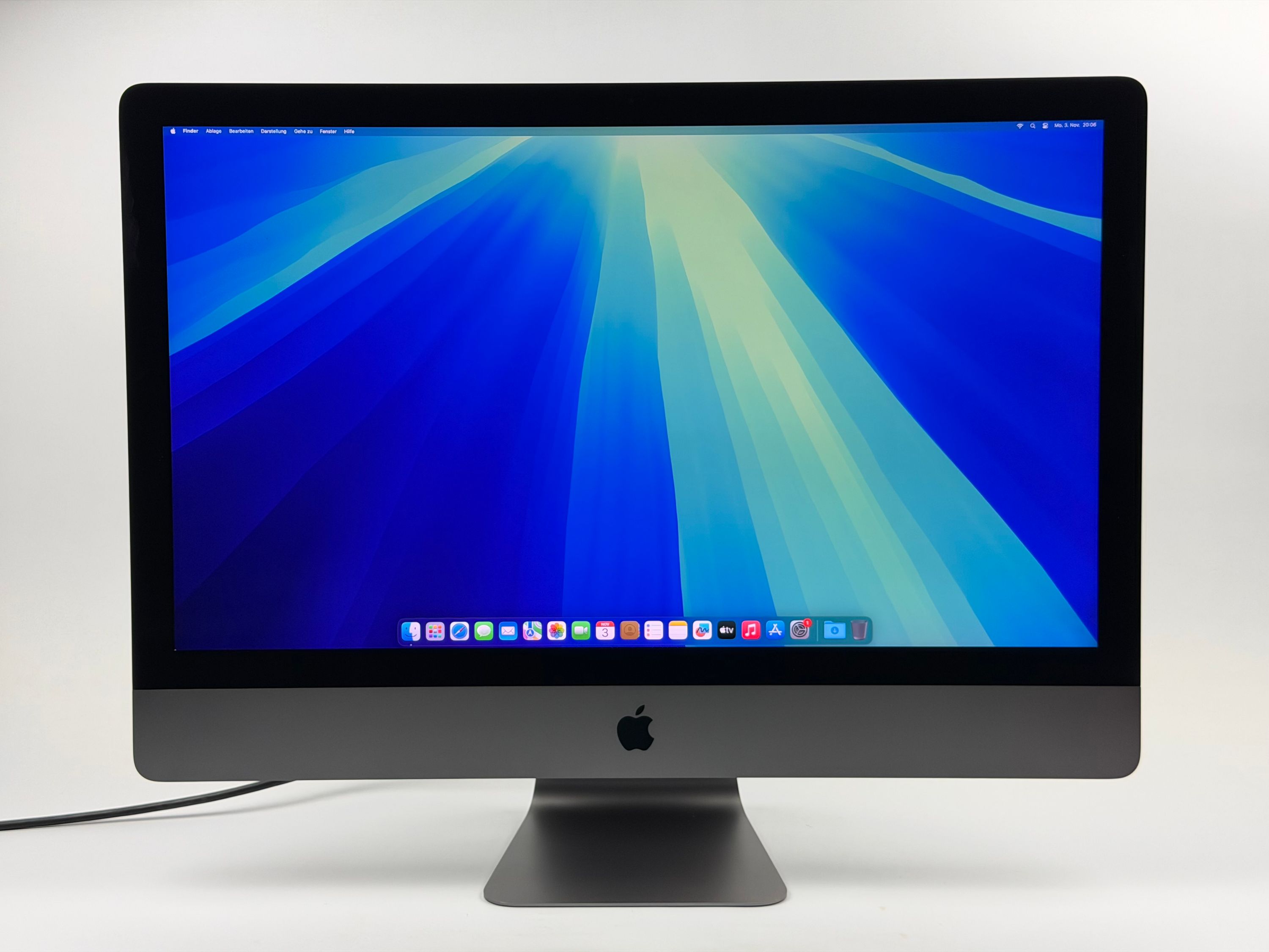 Apple iMac Pro 5K 27“ XEON 8-Core 3,2 Ghz 32 GB Ram 1 TB SSD VEGA 56 8 GB MQ2Y2D/A