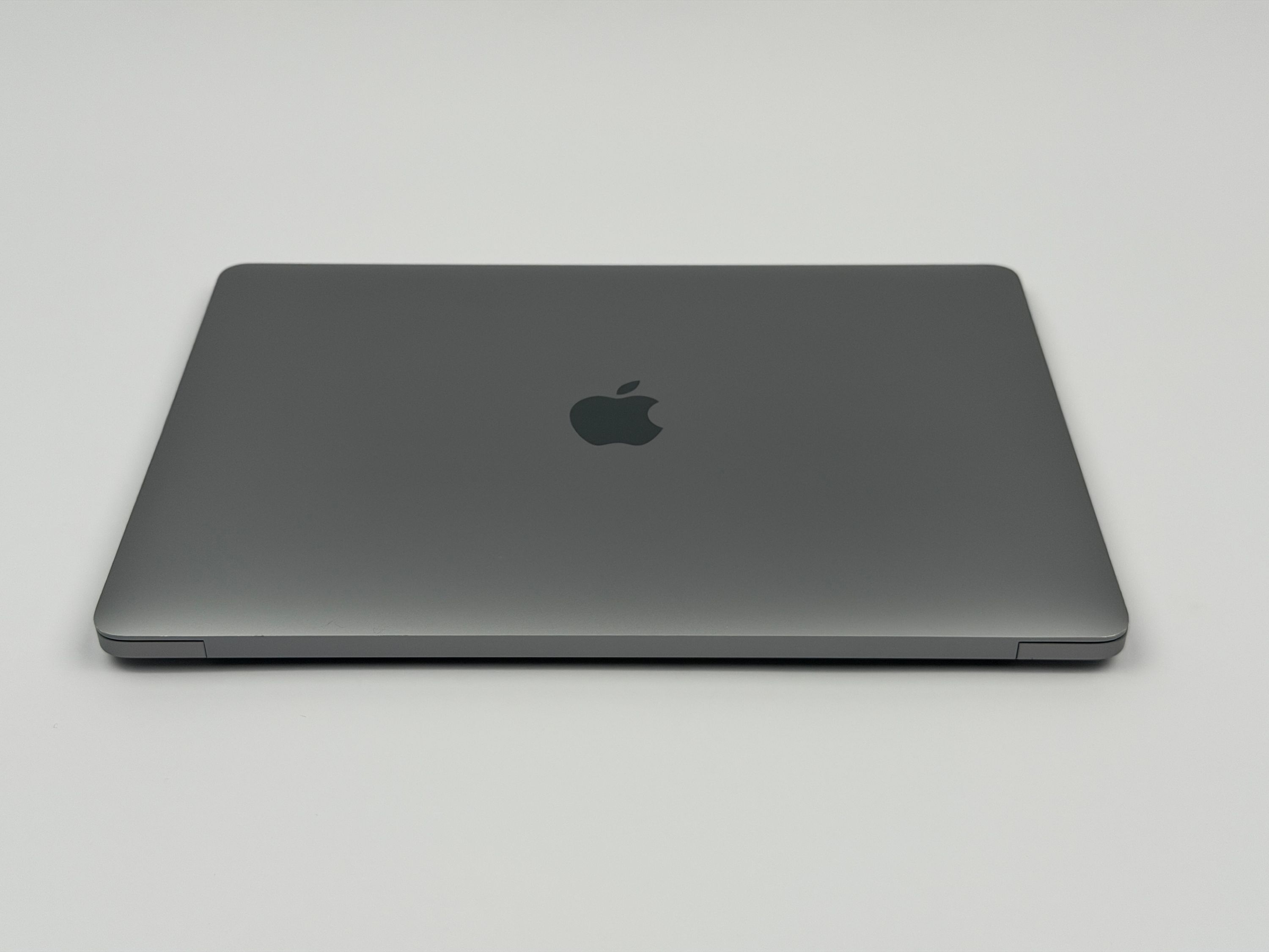 Apple MacBook Air 13,3“ M1 8C CPU 7C GPU 256 GB SSD 8 GB Ram 2020 space grey