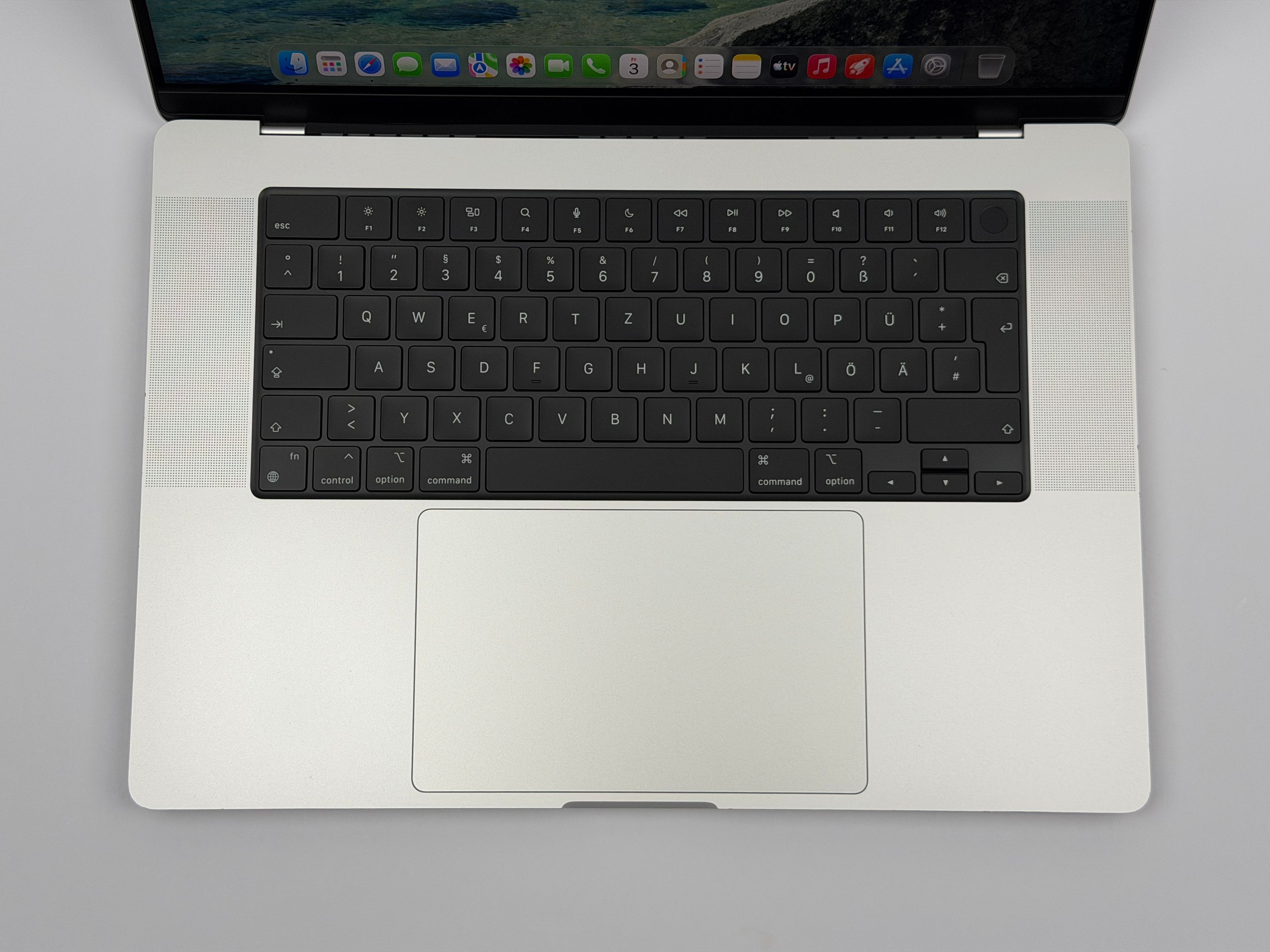 Apple MacBook Pro 16“ M1 MAX 10C CPU 24C GPU 512 GB SSD 32 GB Ram 2021 SILBER