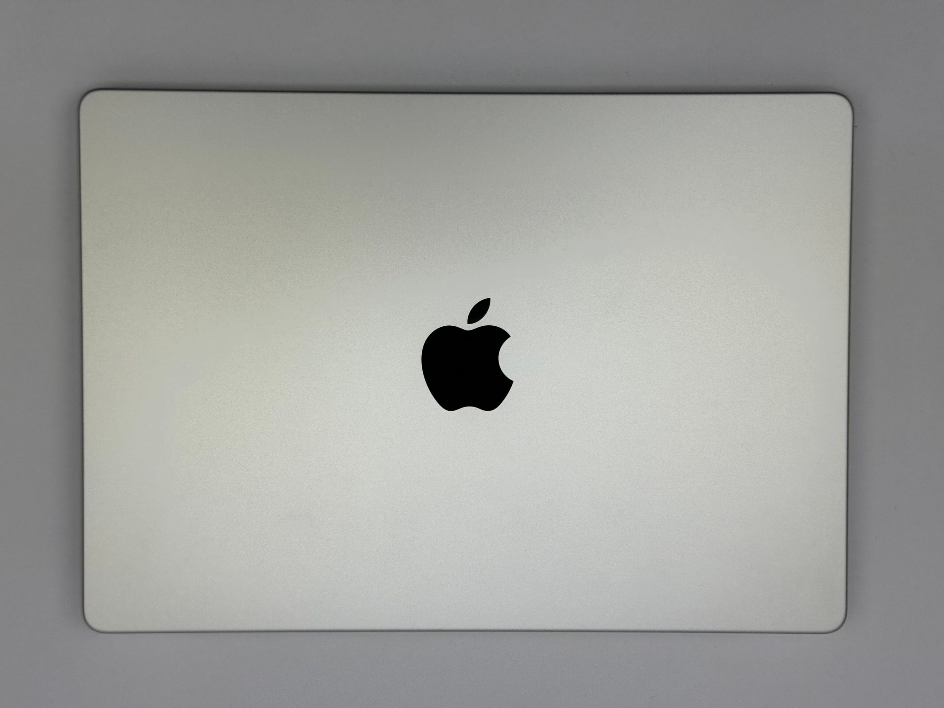Apple MacBook Pro 14“ M2 PRO 10C CPU 16C GPU 512 GB SSD 16 GB Ram 2023 SILBER