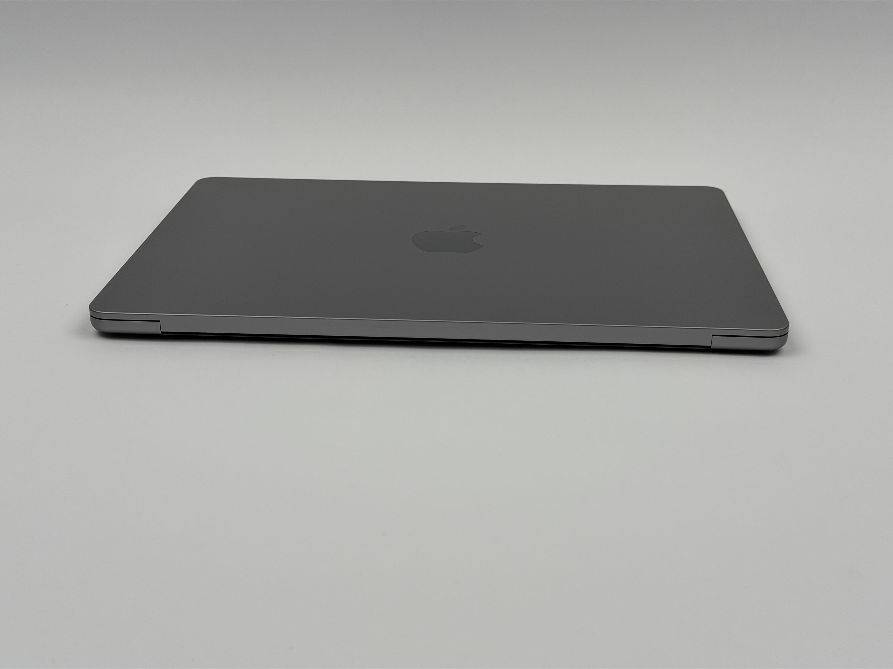 Apple MacBook Air 13,6“ M2 8C CPU 10C GPU 1 TB SSD 24 GB 2022 SPACE GREY