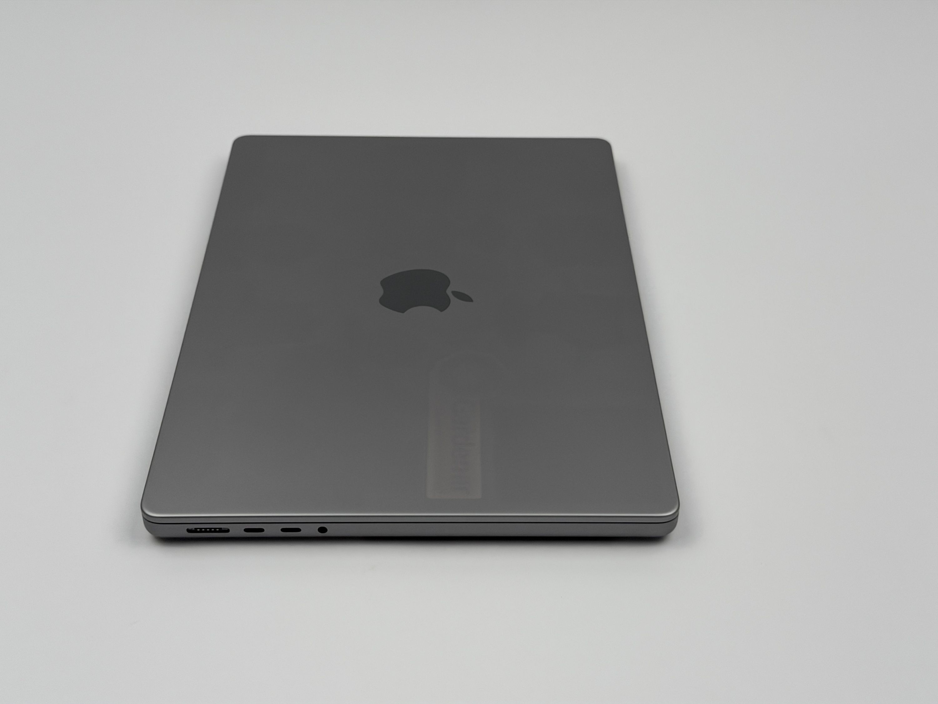 Apple MacBook Pro 14“ M2 MAX 12C CPU 30C GPU 512 GB SSD 32 GB Ram 2023 SPACE GREY