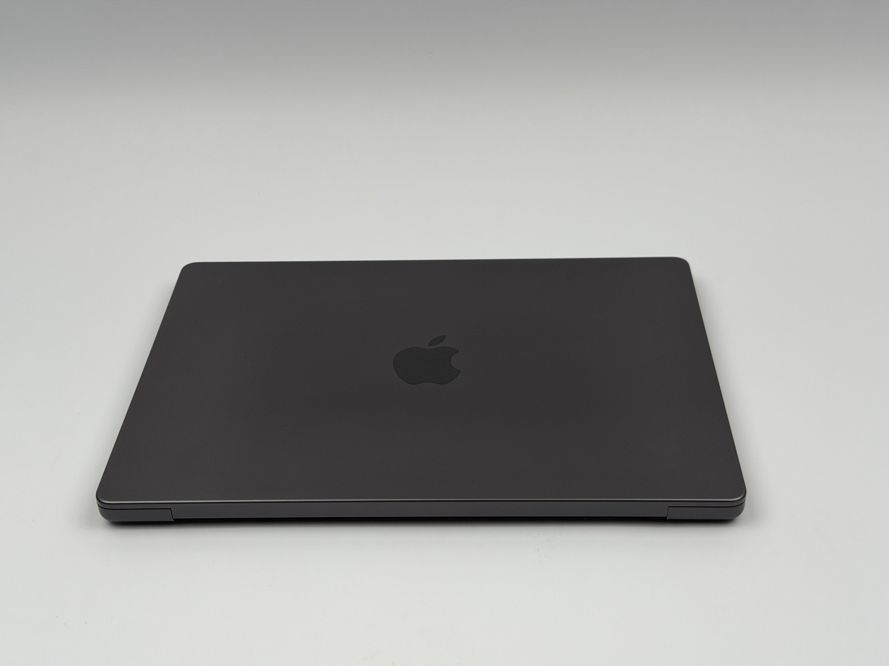 Apple MacBook Pro 14“ M4 10C CPU 10C GPU 512 GB SSD 16 GB Ram 2024 SPACE BLACK
