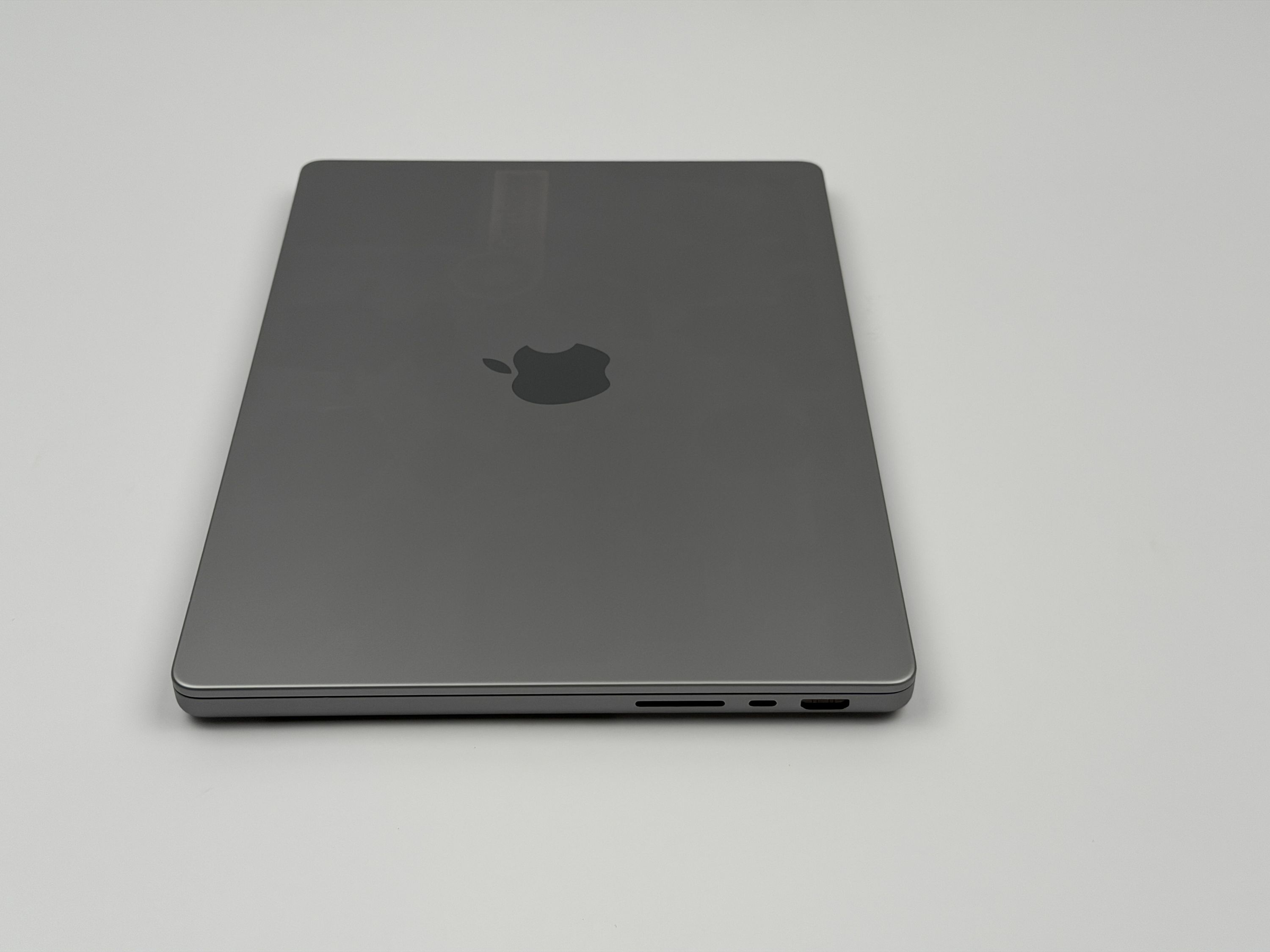 Apple MacBook Pro 14“ M2 MAX 12C CPU 30C GPU 512 GB SSD 32 GB Ram 2023 SPACE GREY