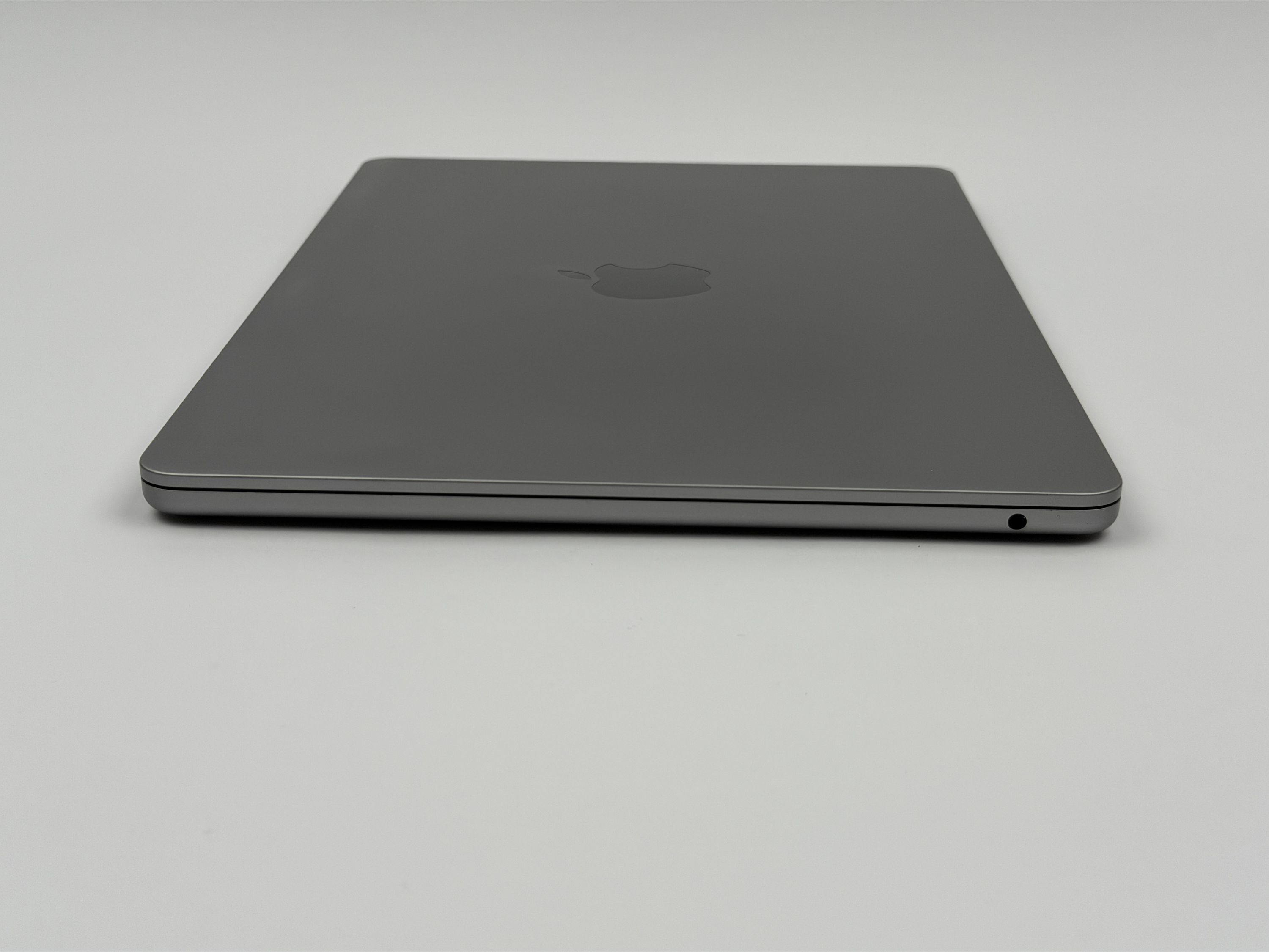 Apple MacBook Air 13,6“ M2 8C CPU 10C GPU 1 TB SSD 24 GB 2022 SPACE GREY