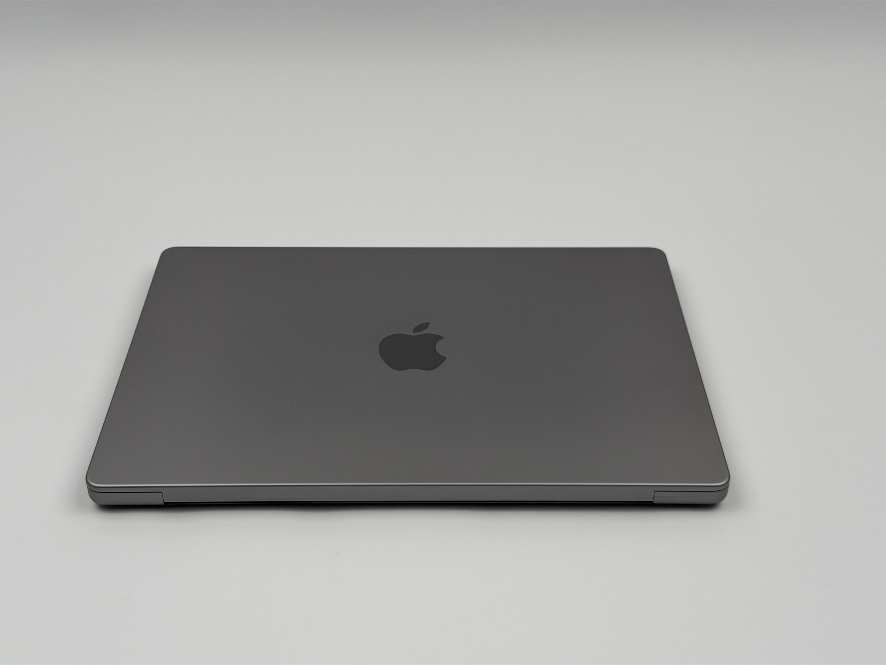 Apple MacBook Pro 14“ M2 MAX 12C CPU 30C GPU 512 GB SSD 32 GB Ram 2023 SPACE GREY