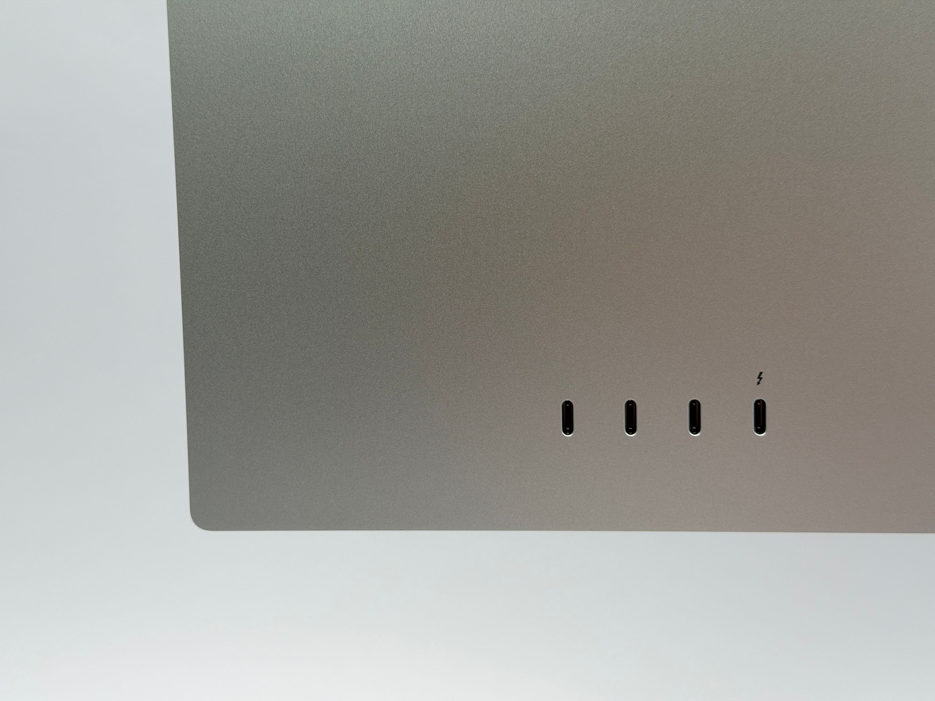 Apple Studio Display 27 Nanotexturglas Neigungs- und höhenverstellbarer Standfuß