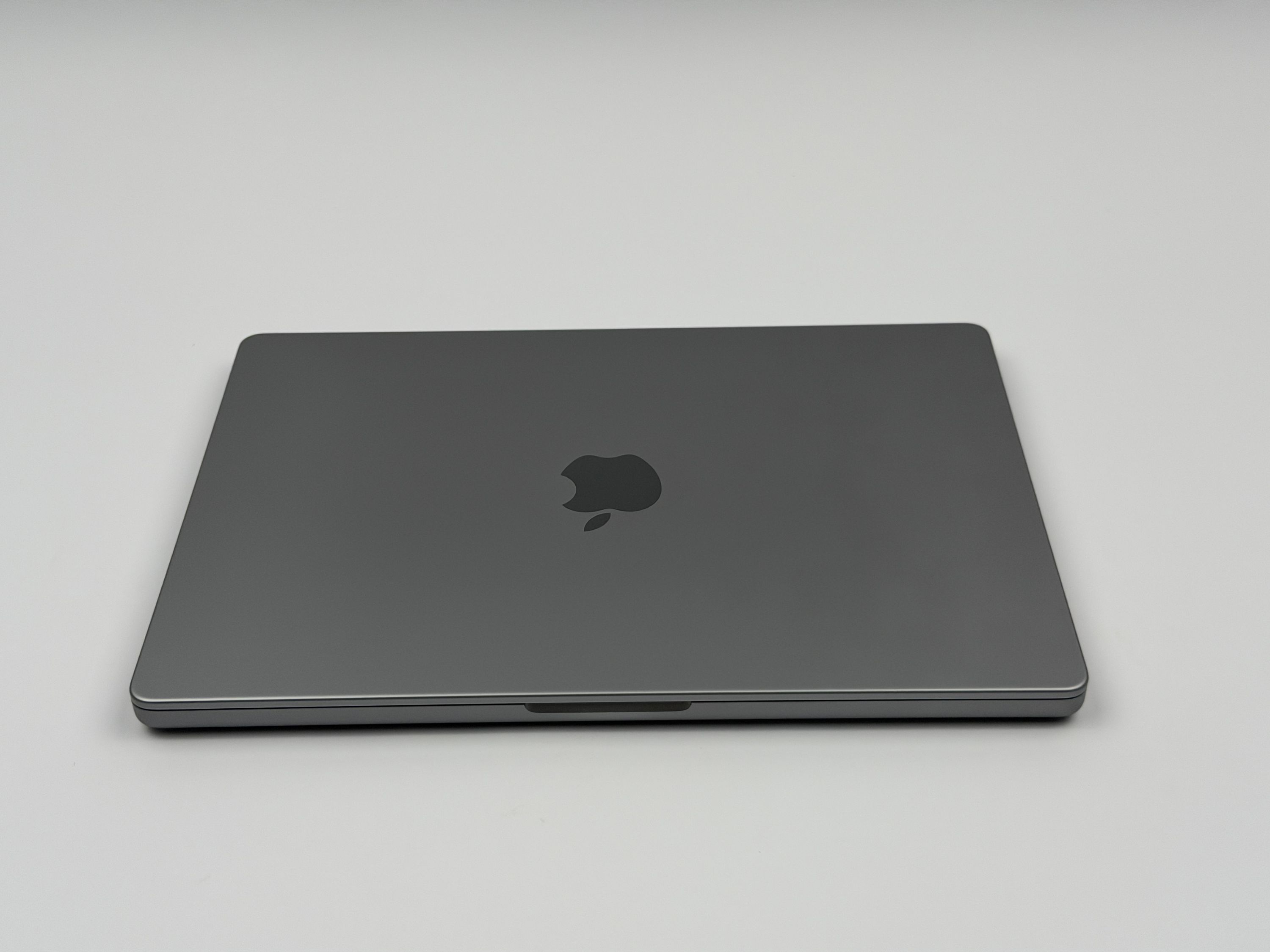 Apple MacBook Pro 14“ M2 MAX 12C CPU 30C GPU 512 GB SSD 32 GB Ram 2023 SPACE GREY