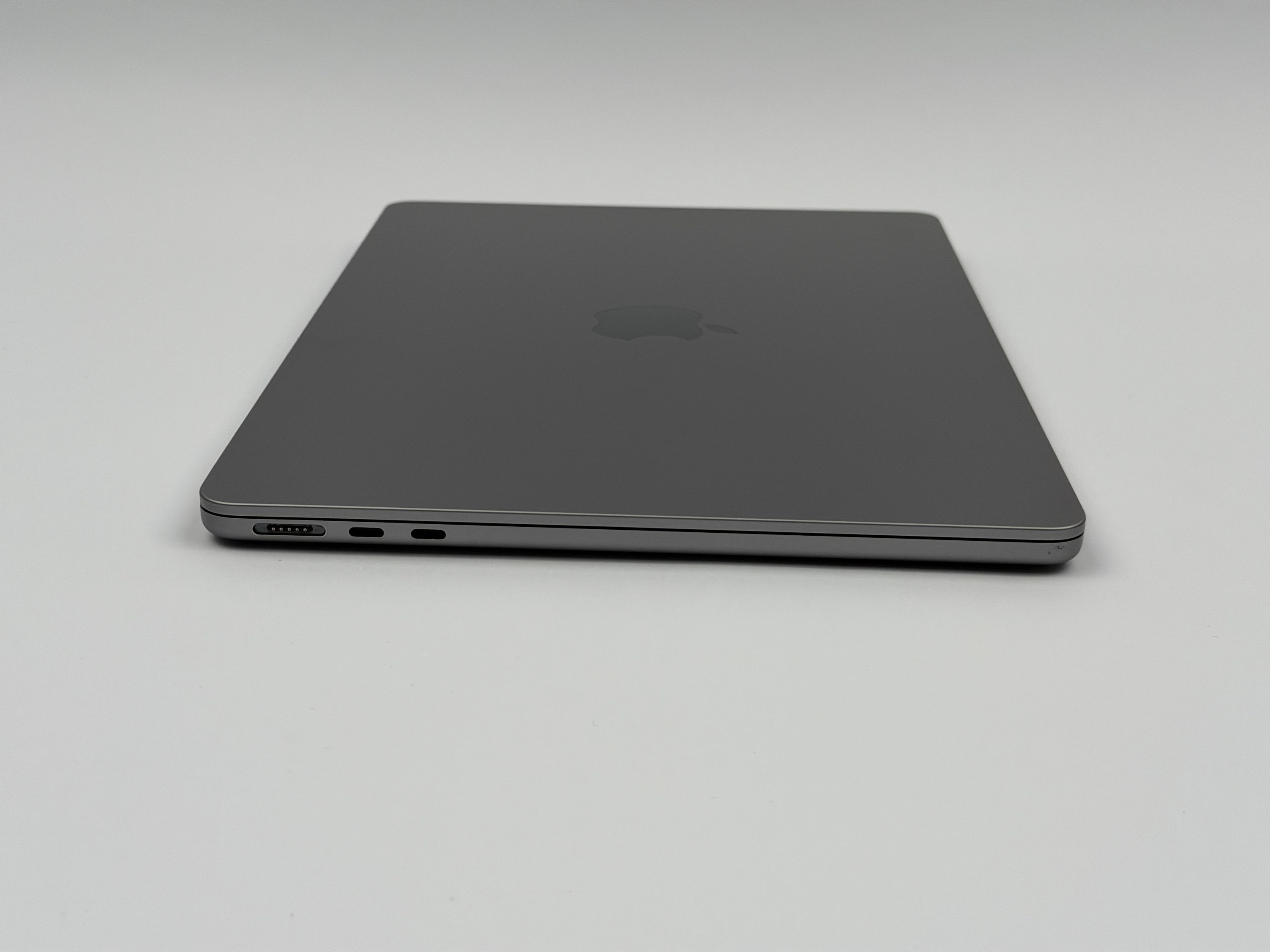 Apple MacBook Air 13,6“ M2 8C CPU 10C GPU 1 TB SSD 24 GB 2022 SPACE GREY
