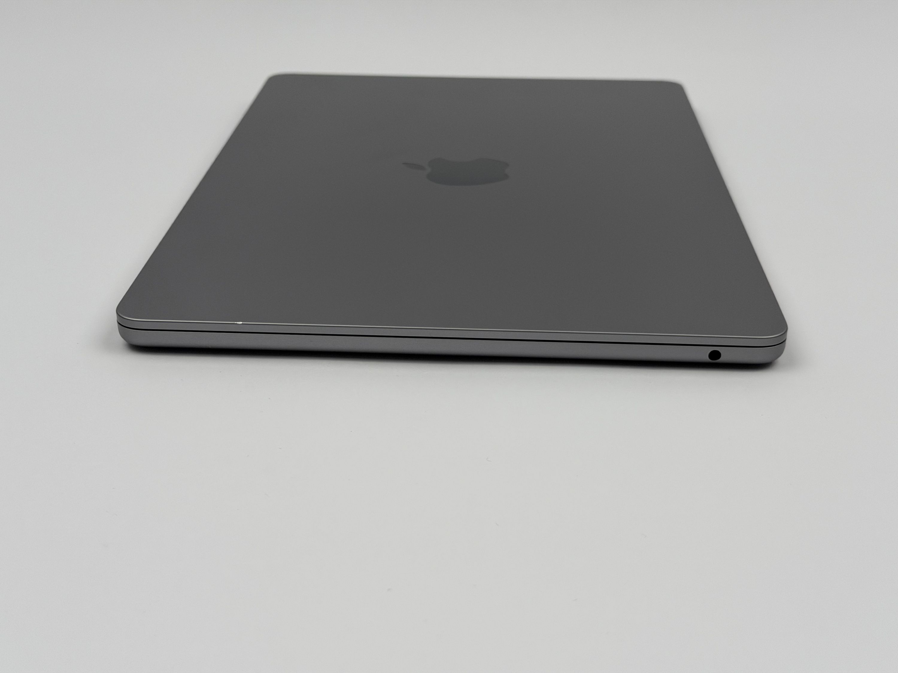 Apple MacBook Air 13,6“ M2 8C CPU 10C GPU 1 TB SSD 24 GB 2022 SPACE GREY