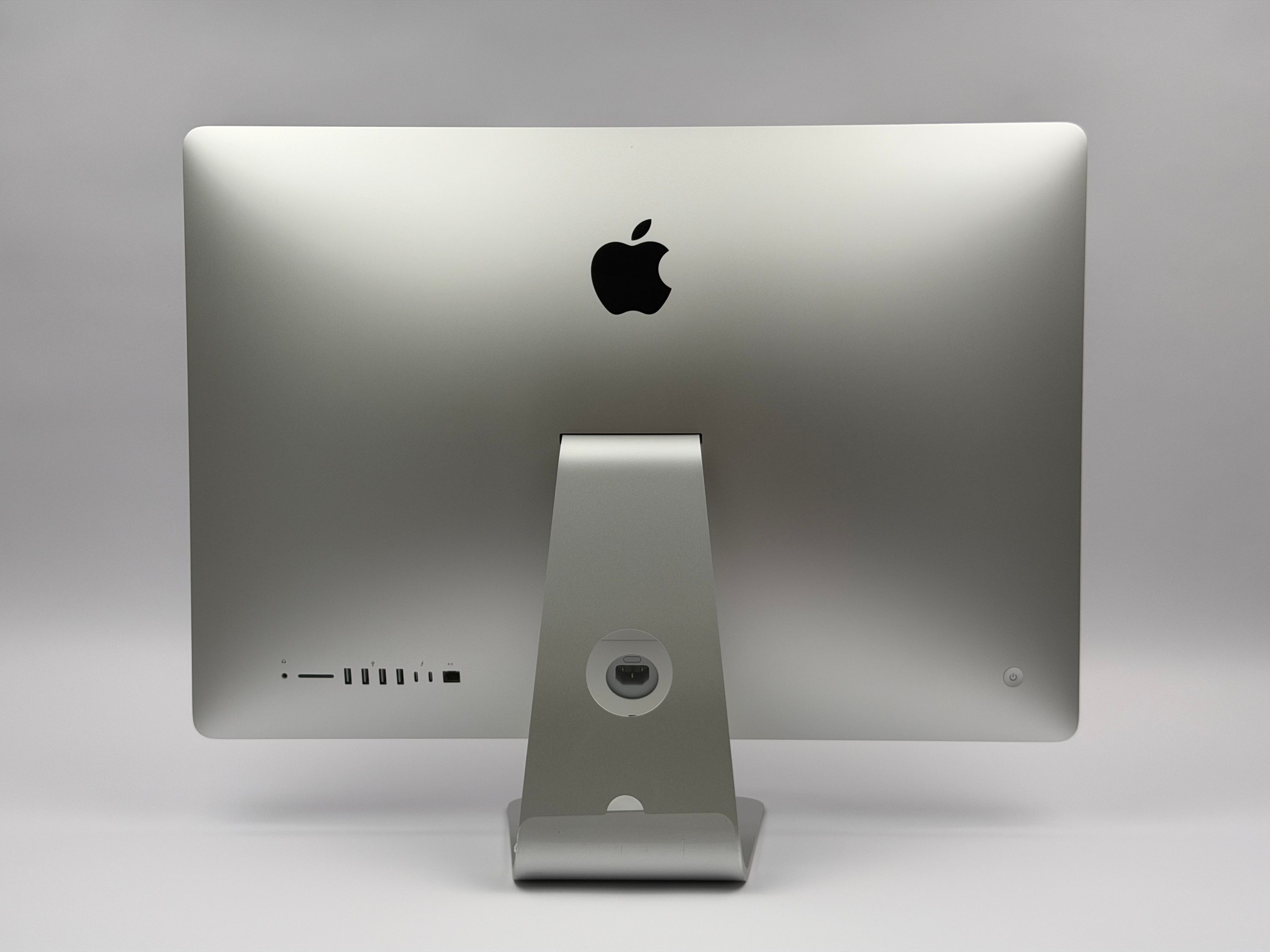Apple iMac Retina 5K 27“ 6-Core i5 3,3 Ghz 16 GB Ram 2 TB SSD RP 5300 SILBER 2020
