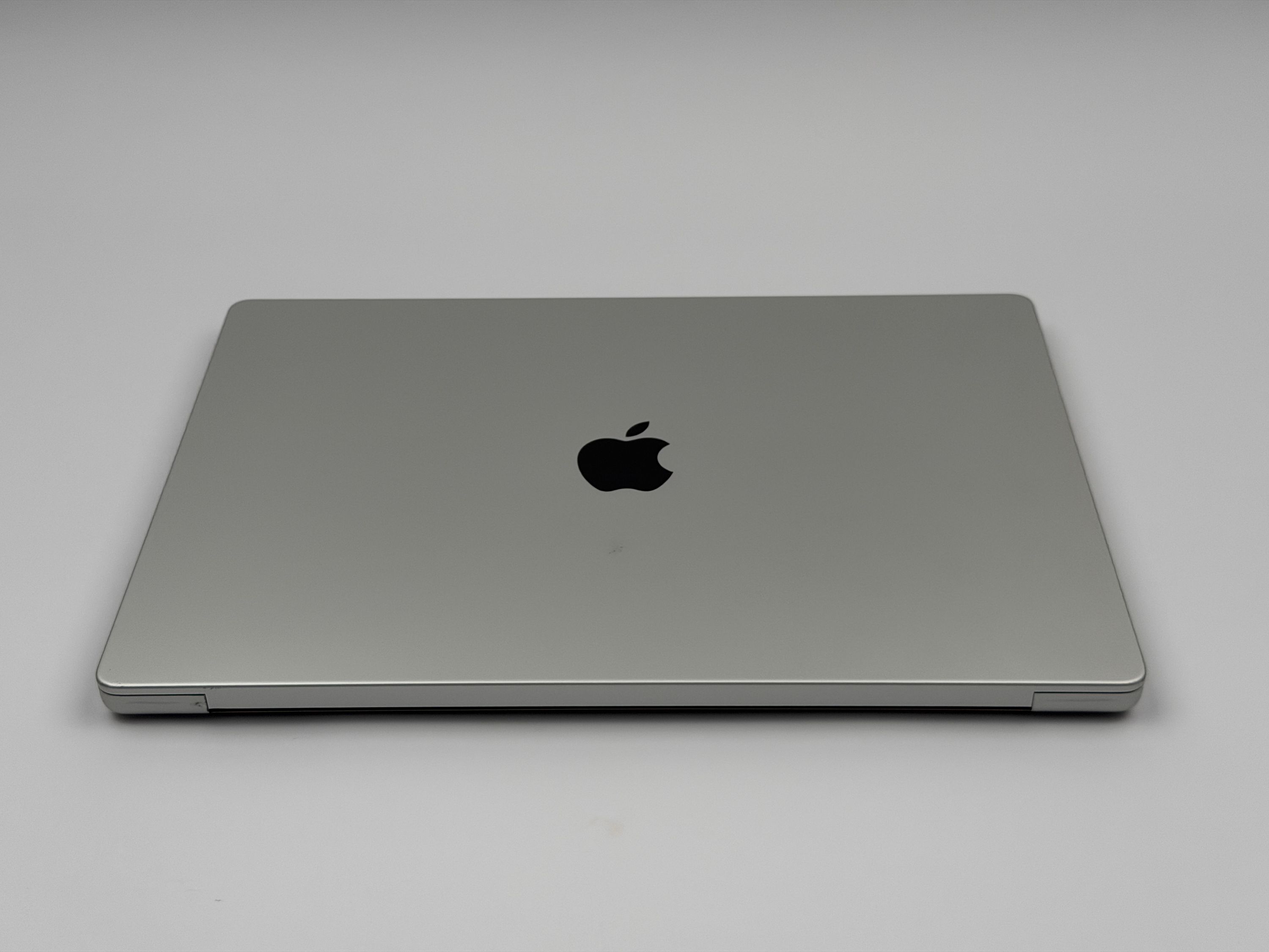 Apple MacBook Pro 16“ M1 MAX 10C CPU 24C GPU 512 GB SSD 32 GB Ram 2021 SILBER