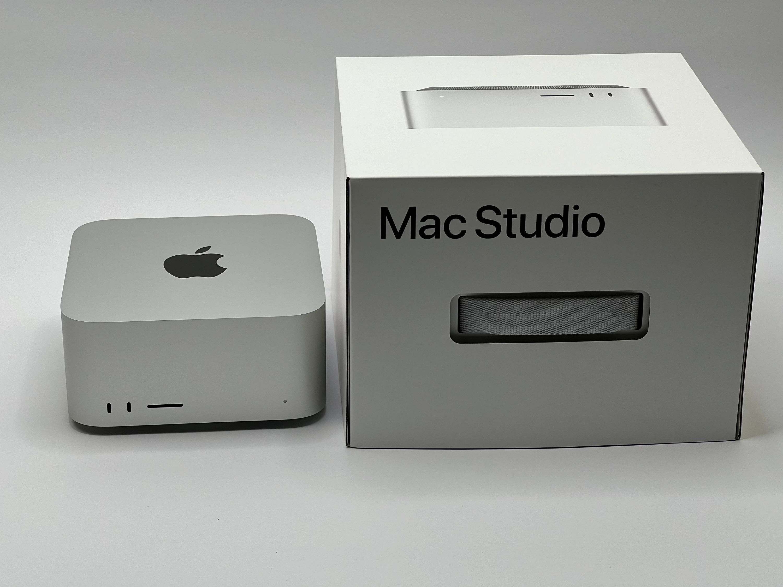 Apple Mac Studio M1 Max 10-Core CPU 24-Core GPU 32GB RAM 512 GB SSD SILBER