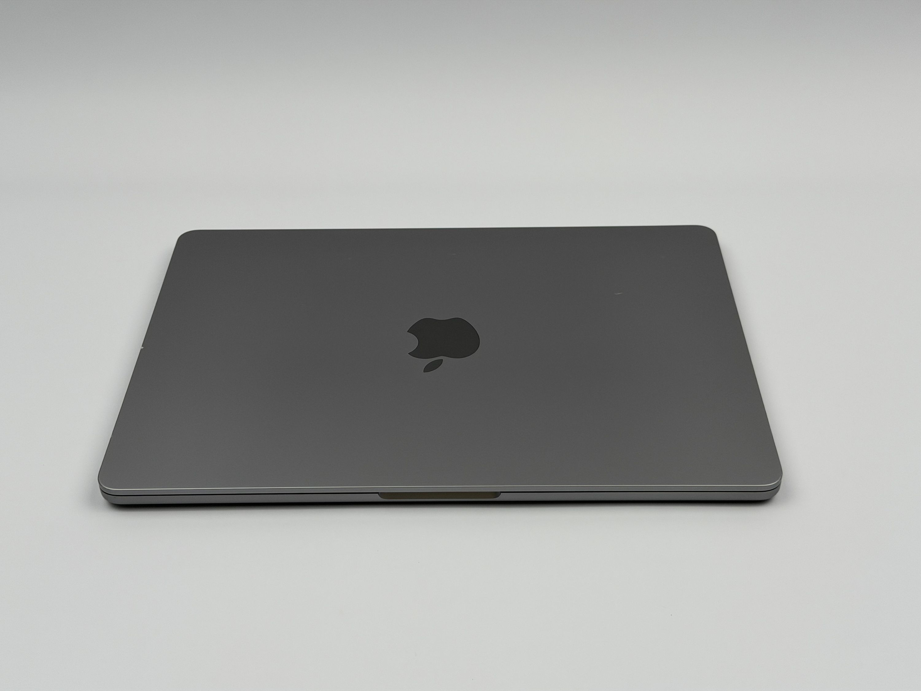 Apple MacBook Air 13,3“ M2 8C CPU 8C GPU 256 GB SSD 16 GB 2022 Space Grey