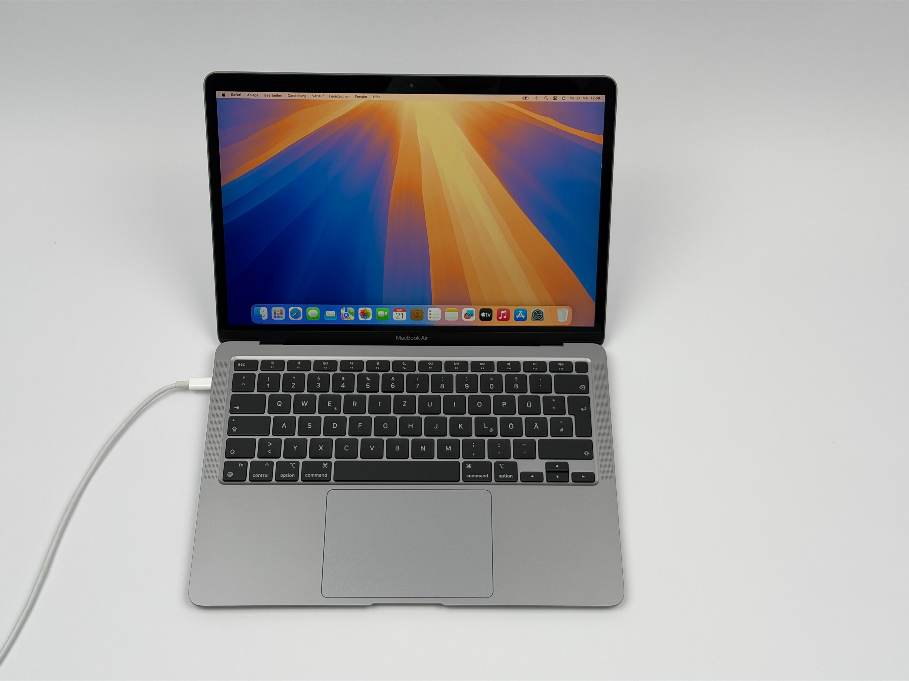 Apple MacBook Air 13,3“ M1 8C CPU 7C GPU 256 GB SSD 8 GB Ram 2020 space grey DEFEKT