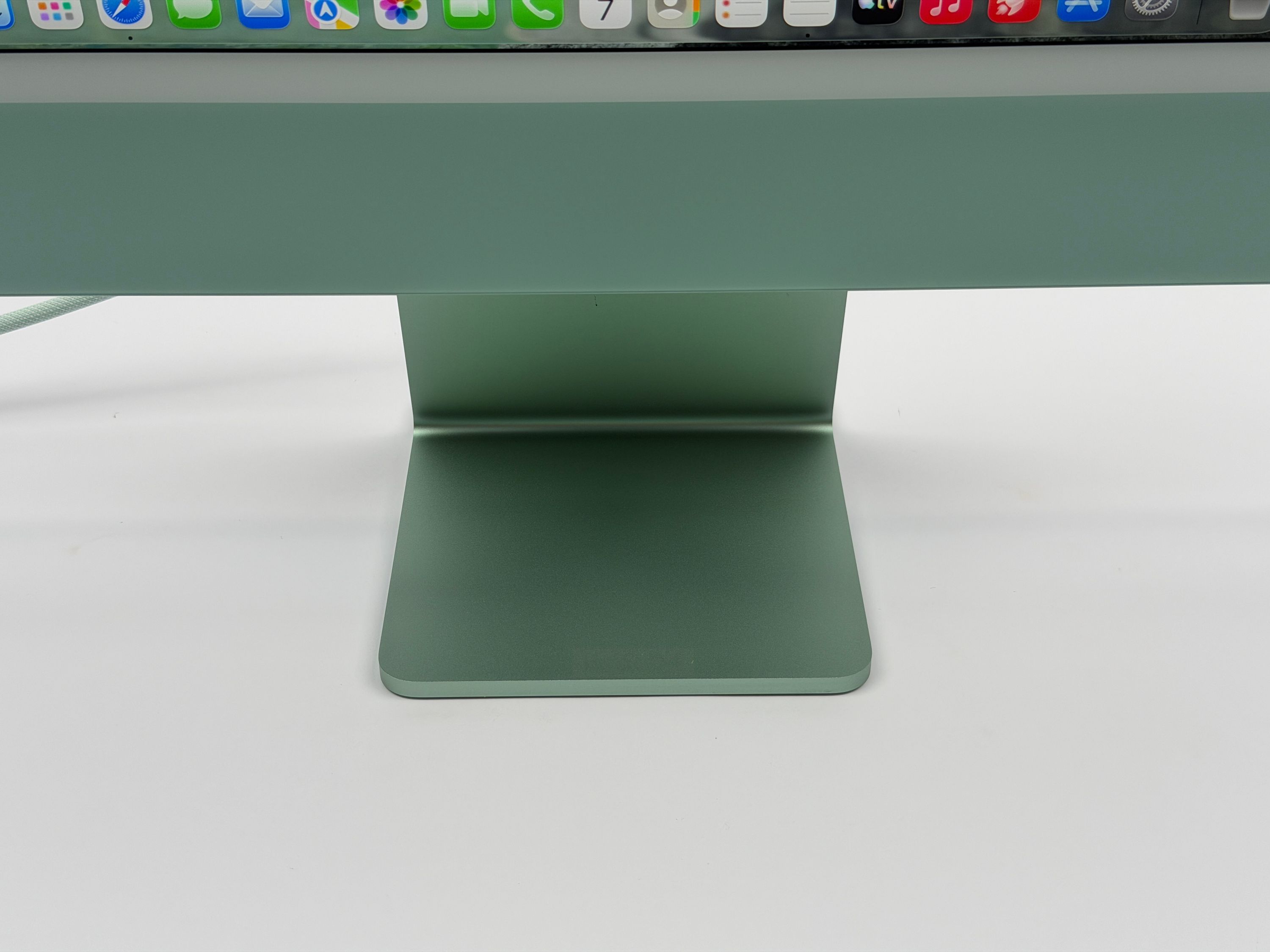 Apple iMac 24" M1 8-Core CPU 8-Core GPU 16 GB RAM 256 GB SSD Grün