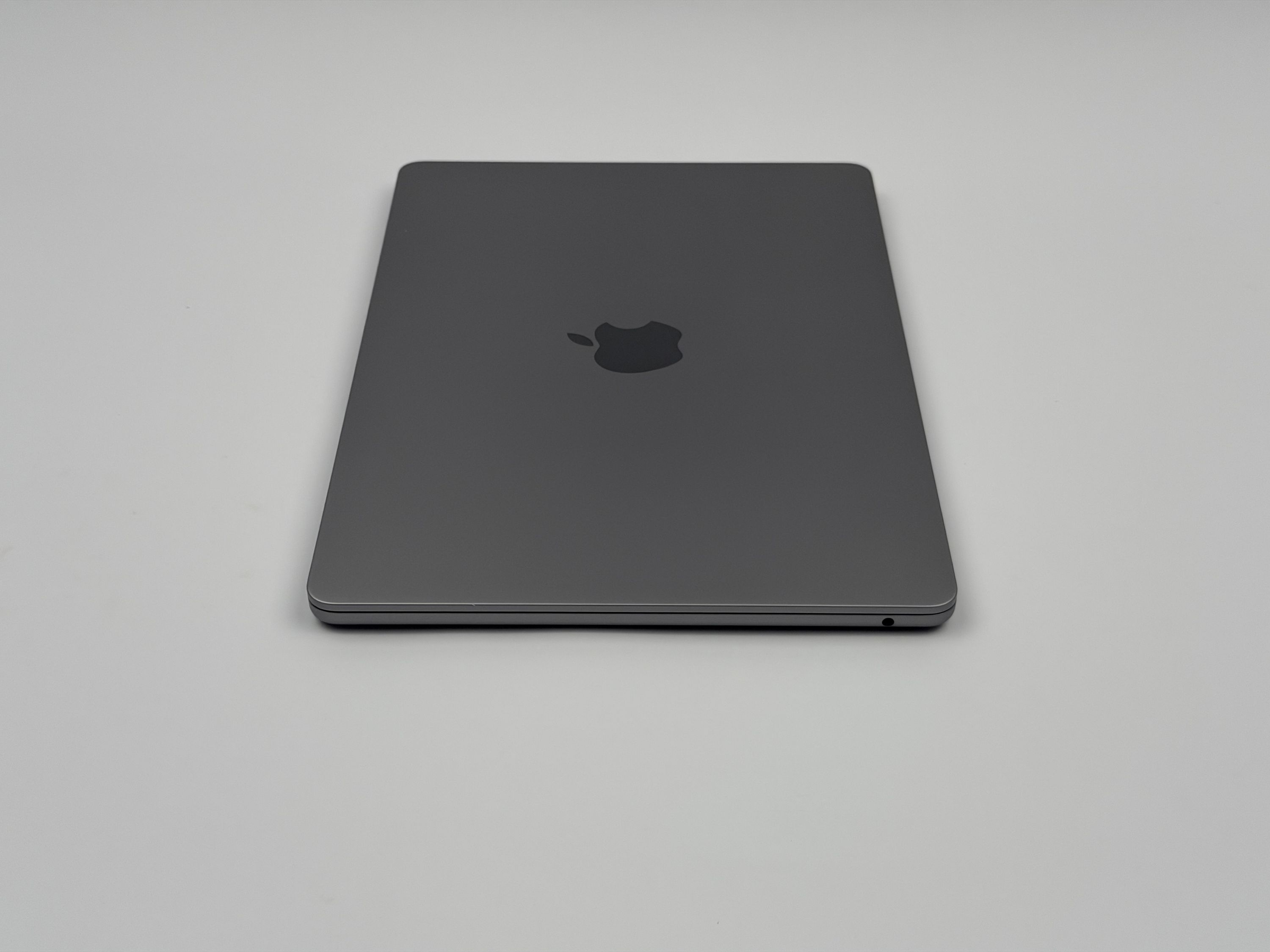 Apple MacBook Air 13,6“ M2 8C CPU 8C GPU 512 GB SSD 8 GB 2022 SPACE GREY