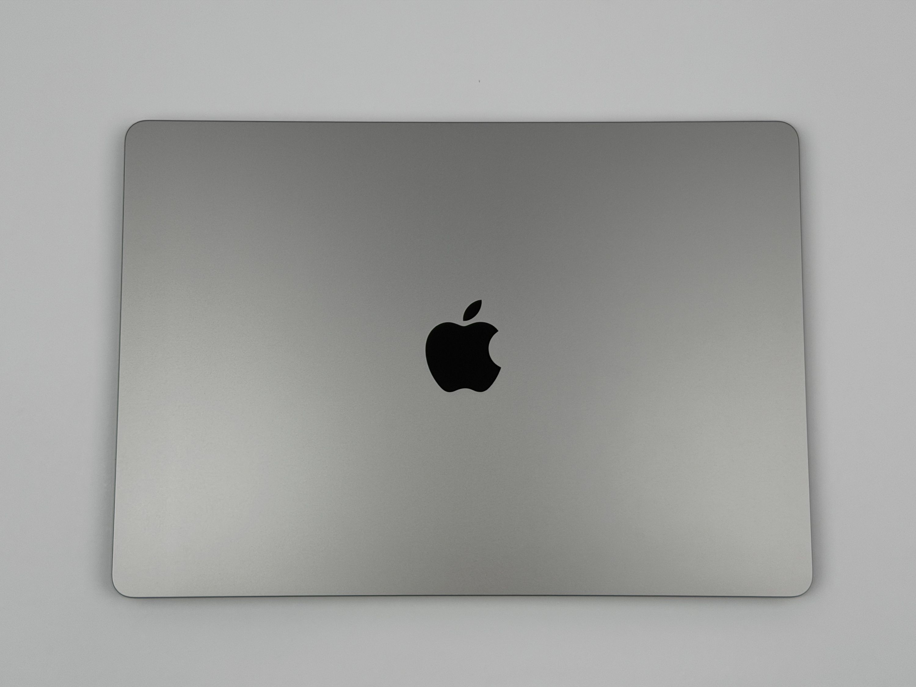Apple MacBook Air 15,3“ M2 8C CPU 10C GPU 512 GB SSD 16 GB 2023 Space Grey Teildefekt