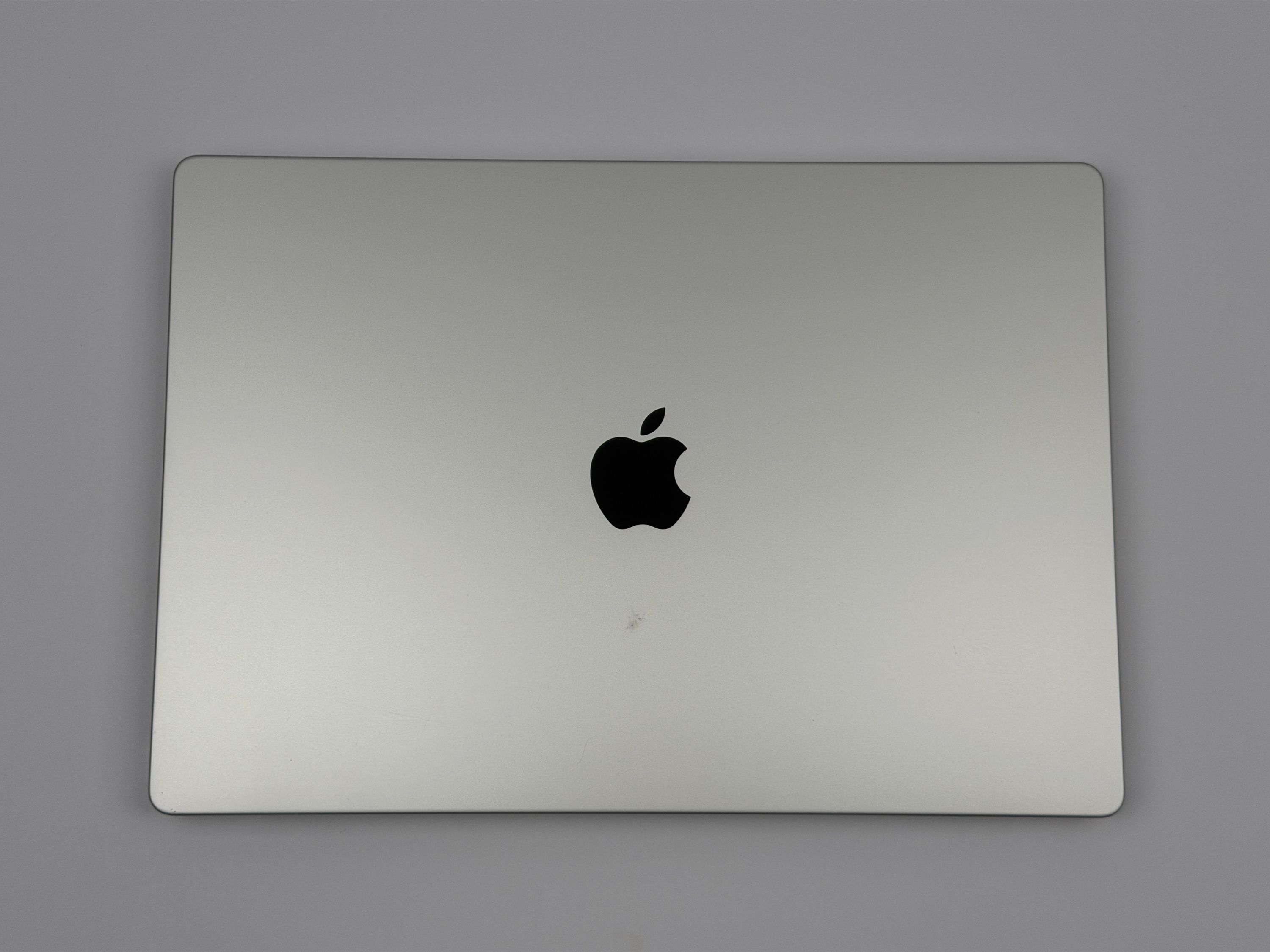 Apple MacBook Pro 16“ M1 MAX 10C CPU 24C GPU 512 GB SSD 32 GB Ram 2021 SILBER