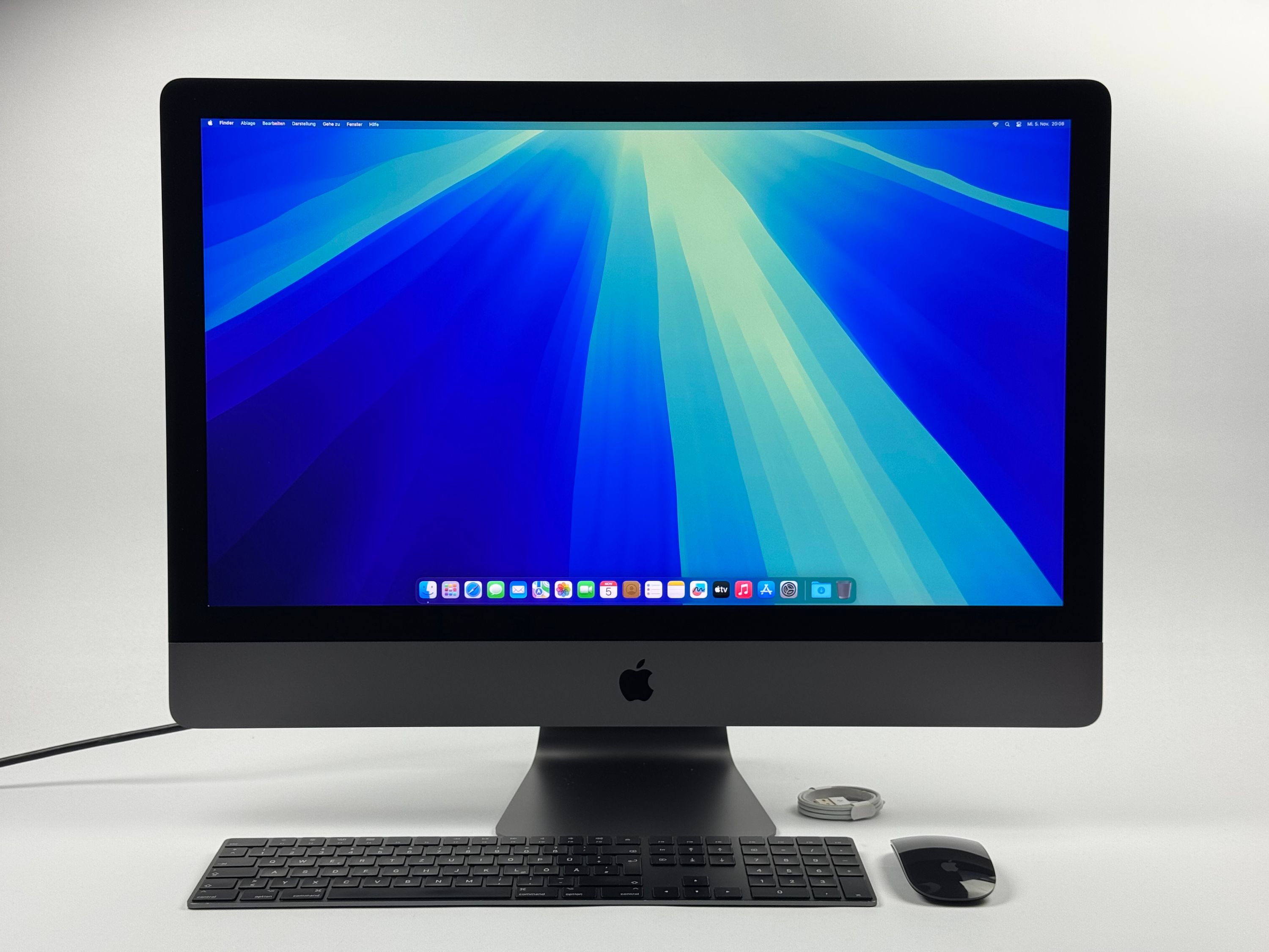 Apple iMac Pro 5K 27“ XEON 8-Core 3,2 Ghz 32 GB Ram 2 TB SSD VEGA 64 16 GB