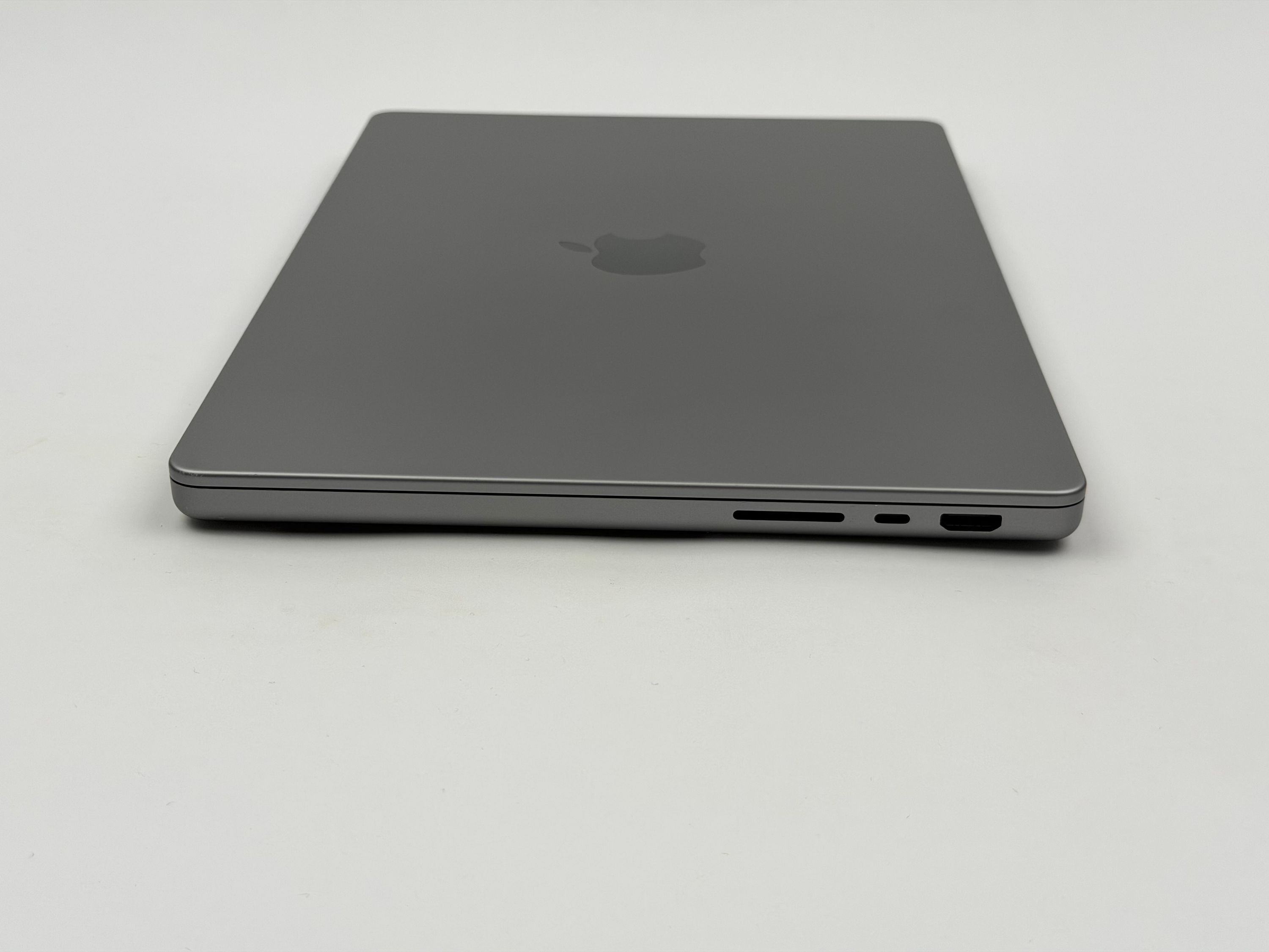 Apple MacBook Pro 14“ M1 PRO 8C CPU 14C GPU 512 GB SSD 16 GB Ram 2021 SPACE GREY