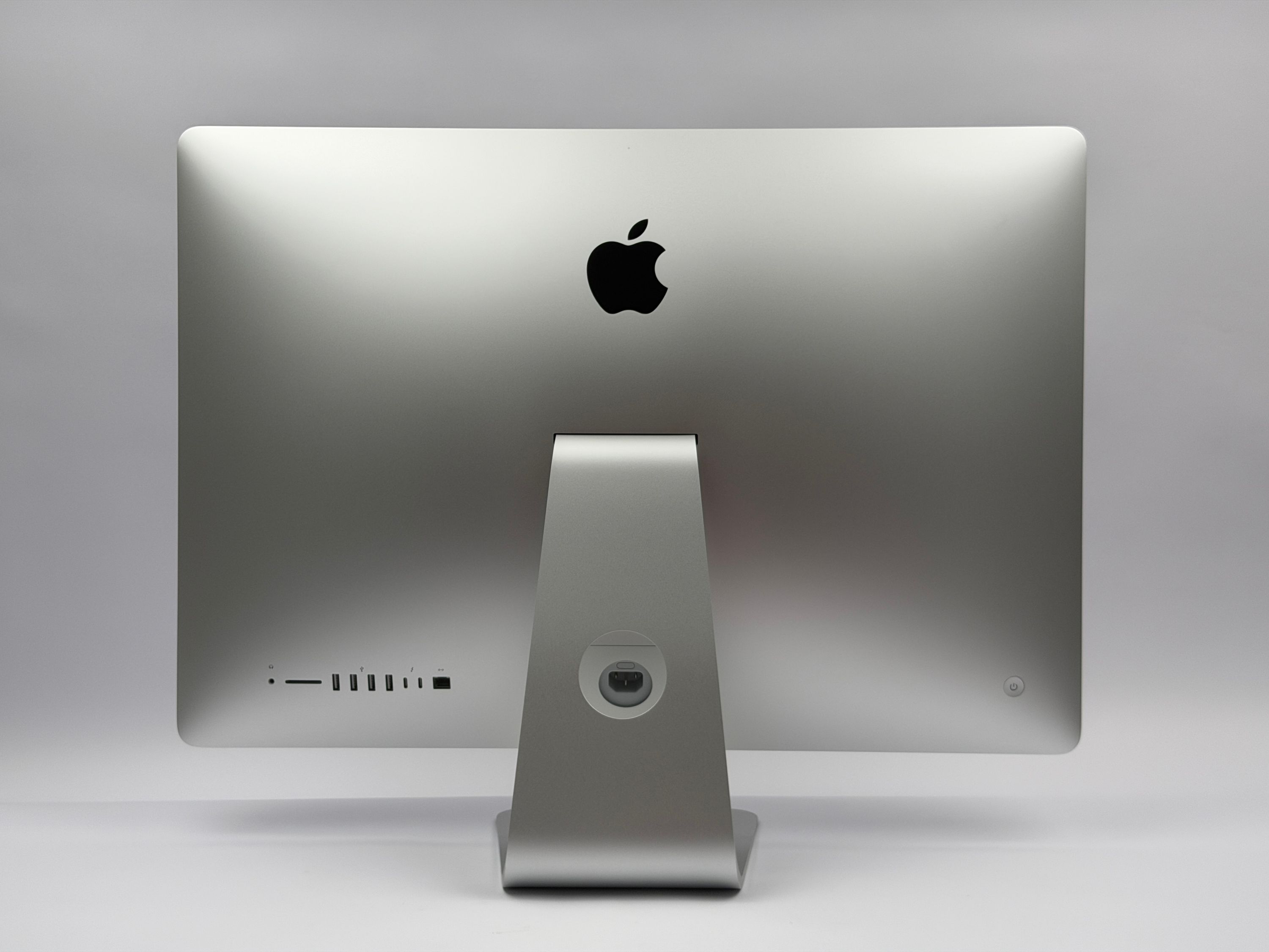Apple iMac Retina 5K 27“ 10-Core i9 3,6 Ghz 64 GB Ram 1 TB SSD RP 5700 SILBER 2020 NANOTEXTUR 10Gbit