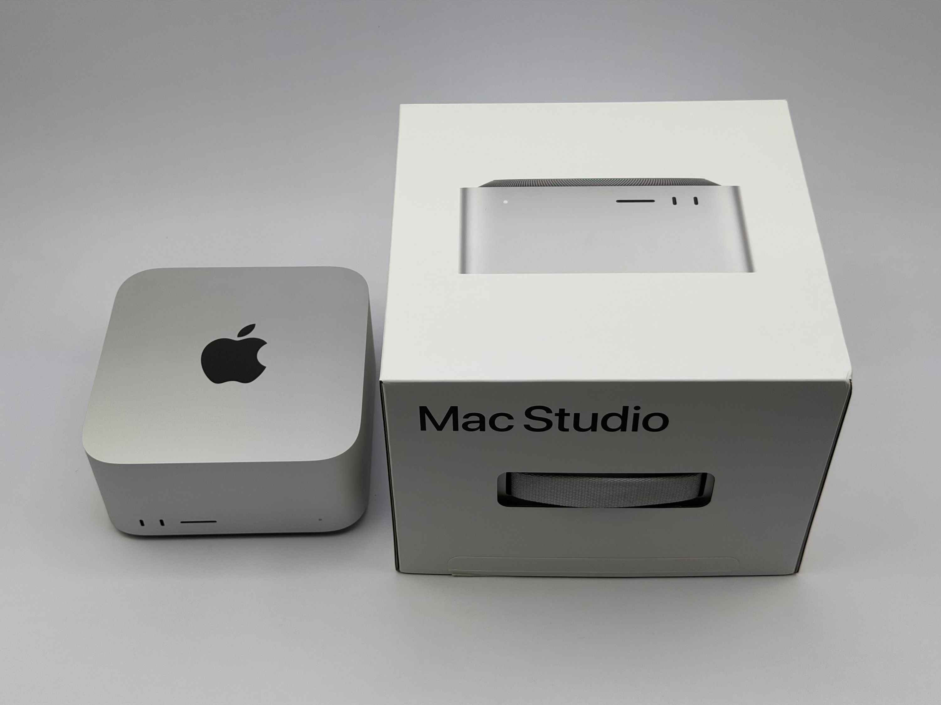 Apple Mac Studio M1 Max 10-Core CPU 24-Core GPU 32GB RAM 512 GB SSD SILBER