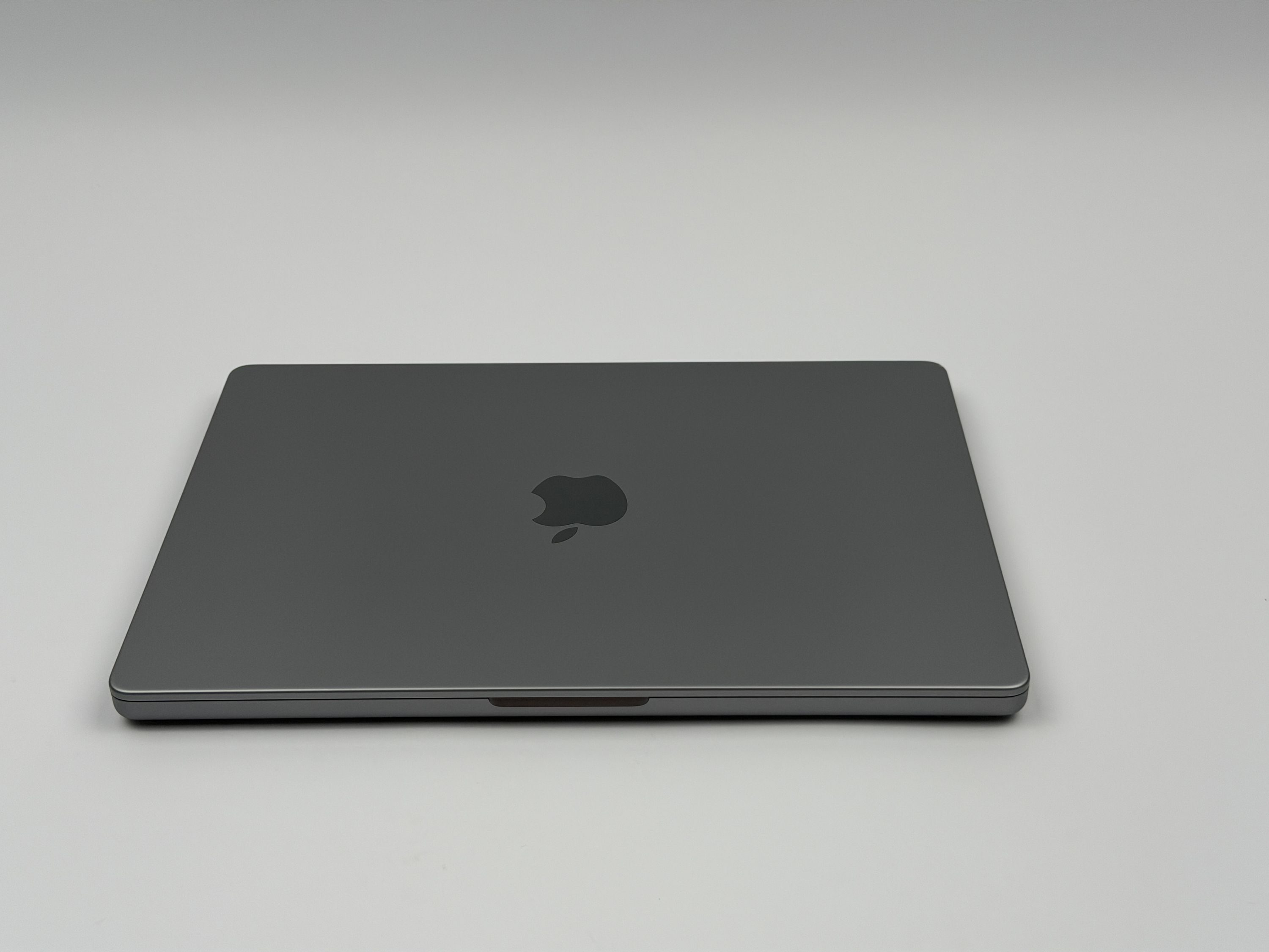 Apple MacBook Pro 14“ M2 MAX 12C CPU 30C GPU 512 GB SSD 32 GB Ram 2023 SPACE GREY