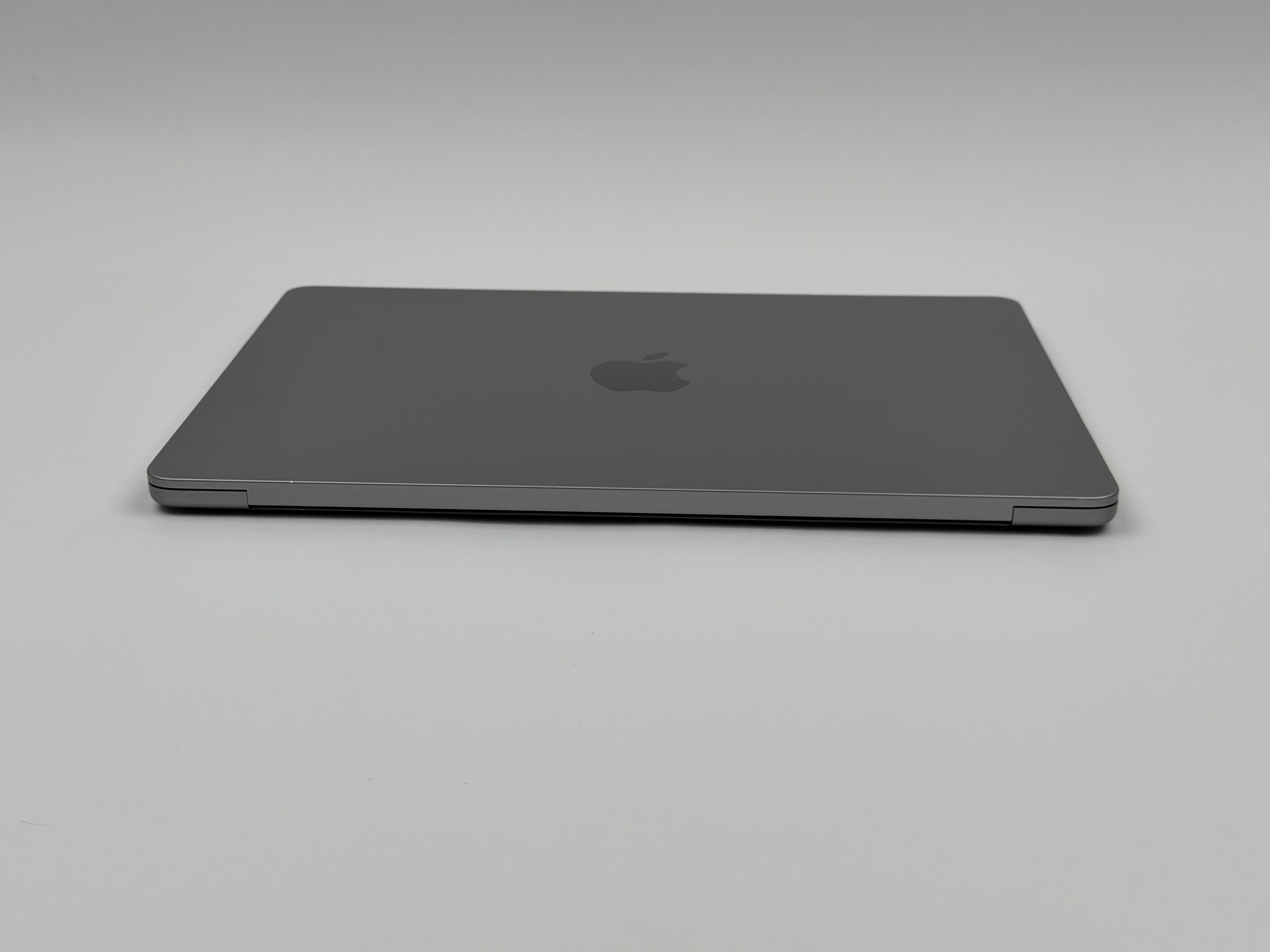 Apple MacBook Air 13,6“ M2 8C CPU 10C GPU 1 TB SSD 24 GB 2022 SPACE GREY