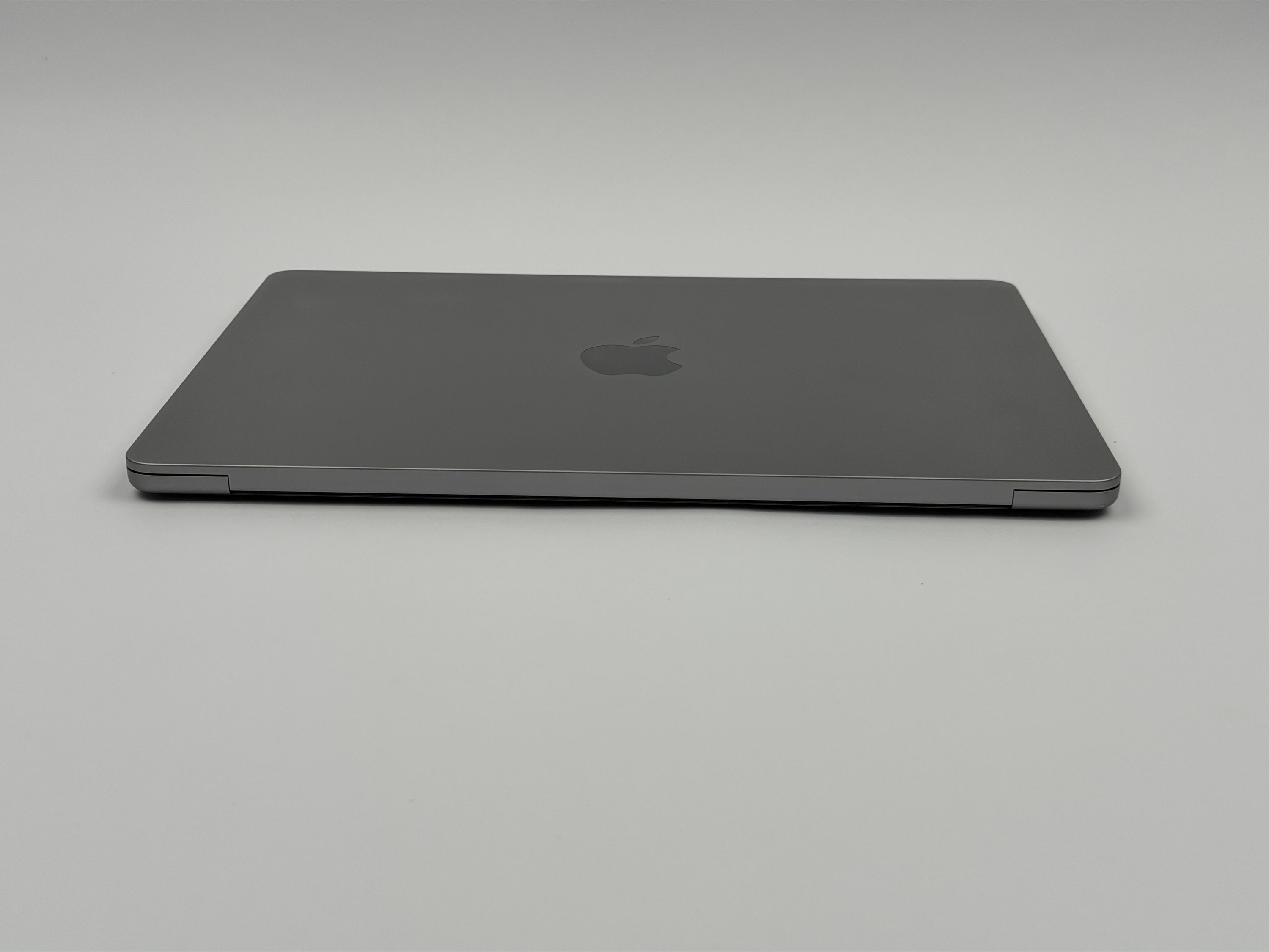 Apple MacBook Air 13,6“ M2 8C CPU 10C GPU 1 TB SSD 24 GB 2022 SPACE GREY