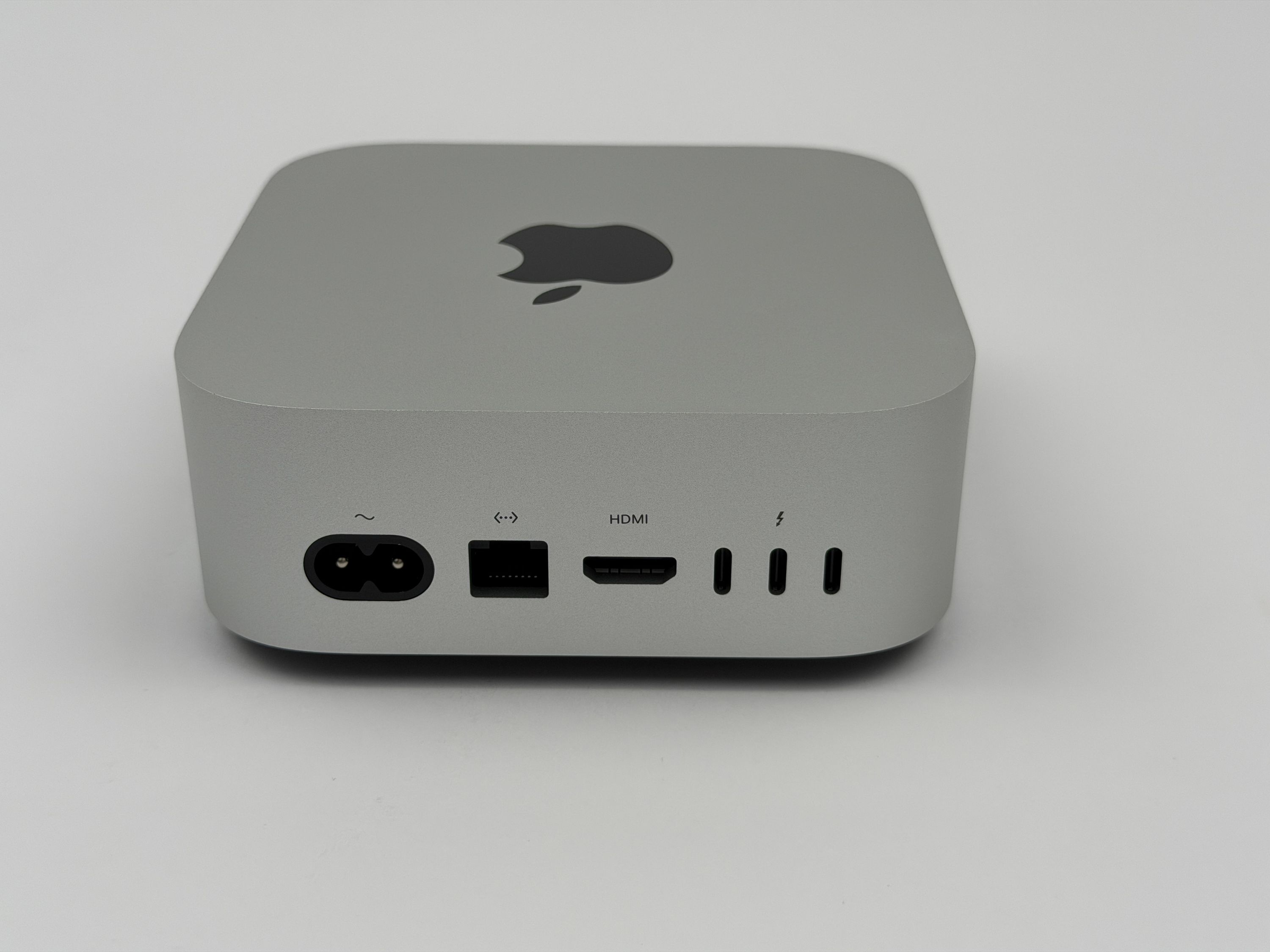 Apple Mac Mini M4 10-Core CPU 10-Core GPU 16 GB RAM 256 GB SSD SILBER 2024