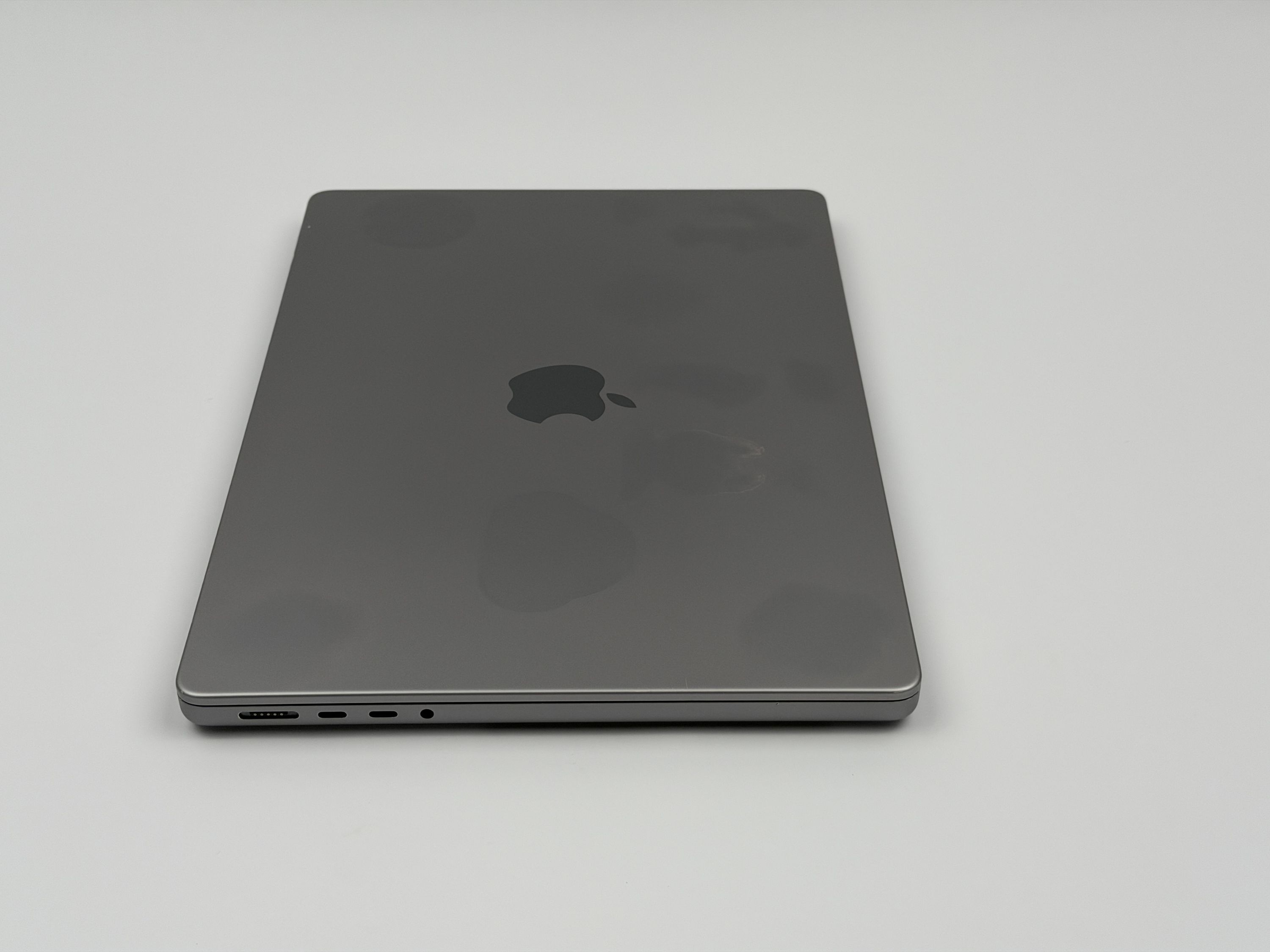 Apple MacBook Pro 14“ M1 PRO 10C CPU 16C GPU 1 TB SSD 16 GB Ram 2021 SPACE GREY