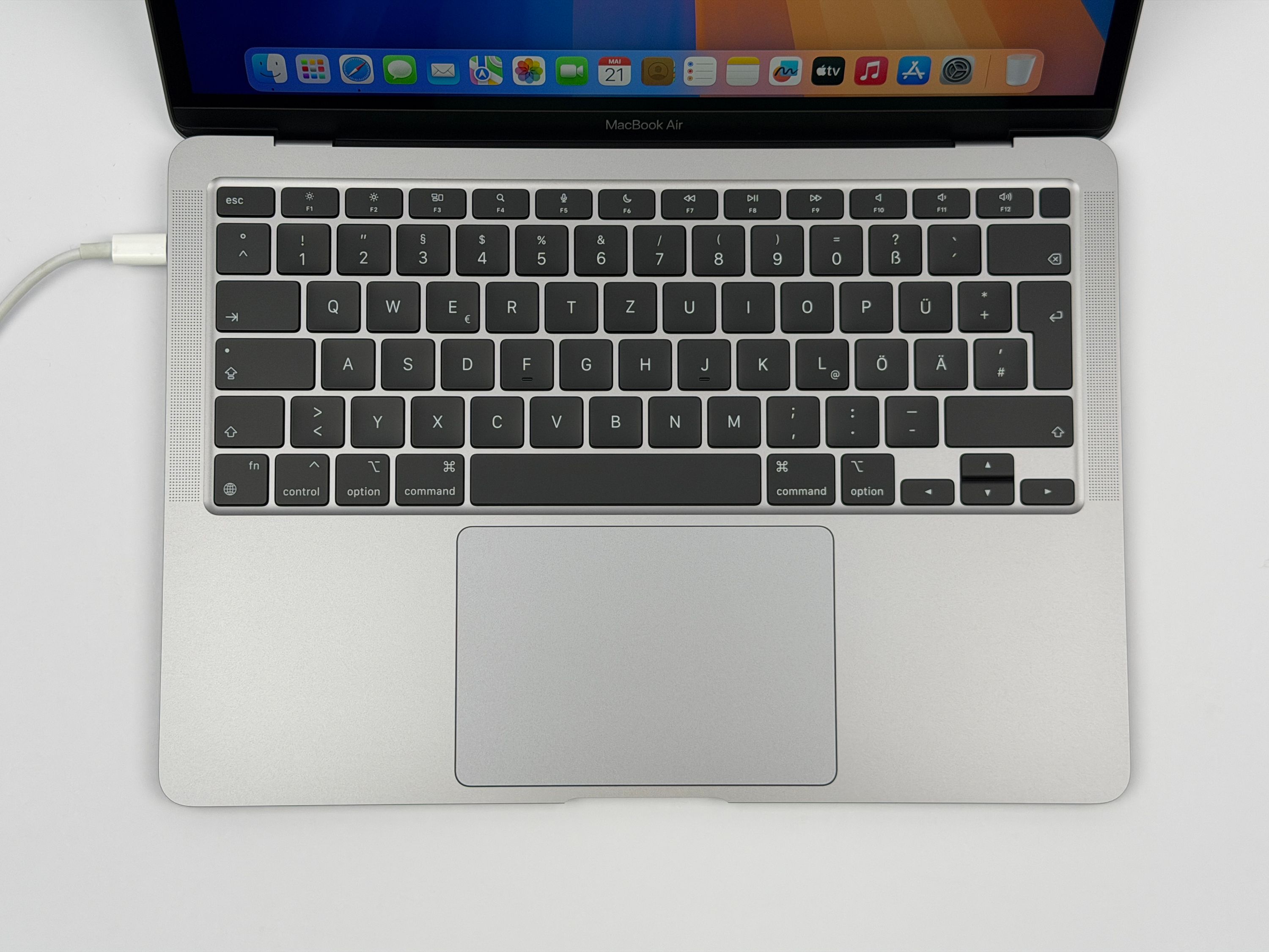 Apple MacBook Air 13,3“ M1 8C CPU 7C GPU 256 GB SSD 8 GB Ram 2020 space grey DEFEKT