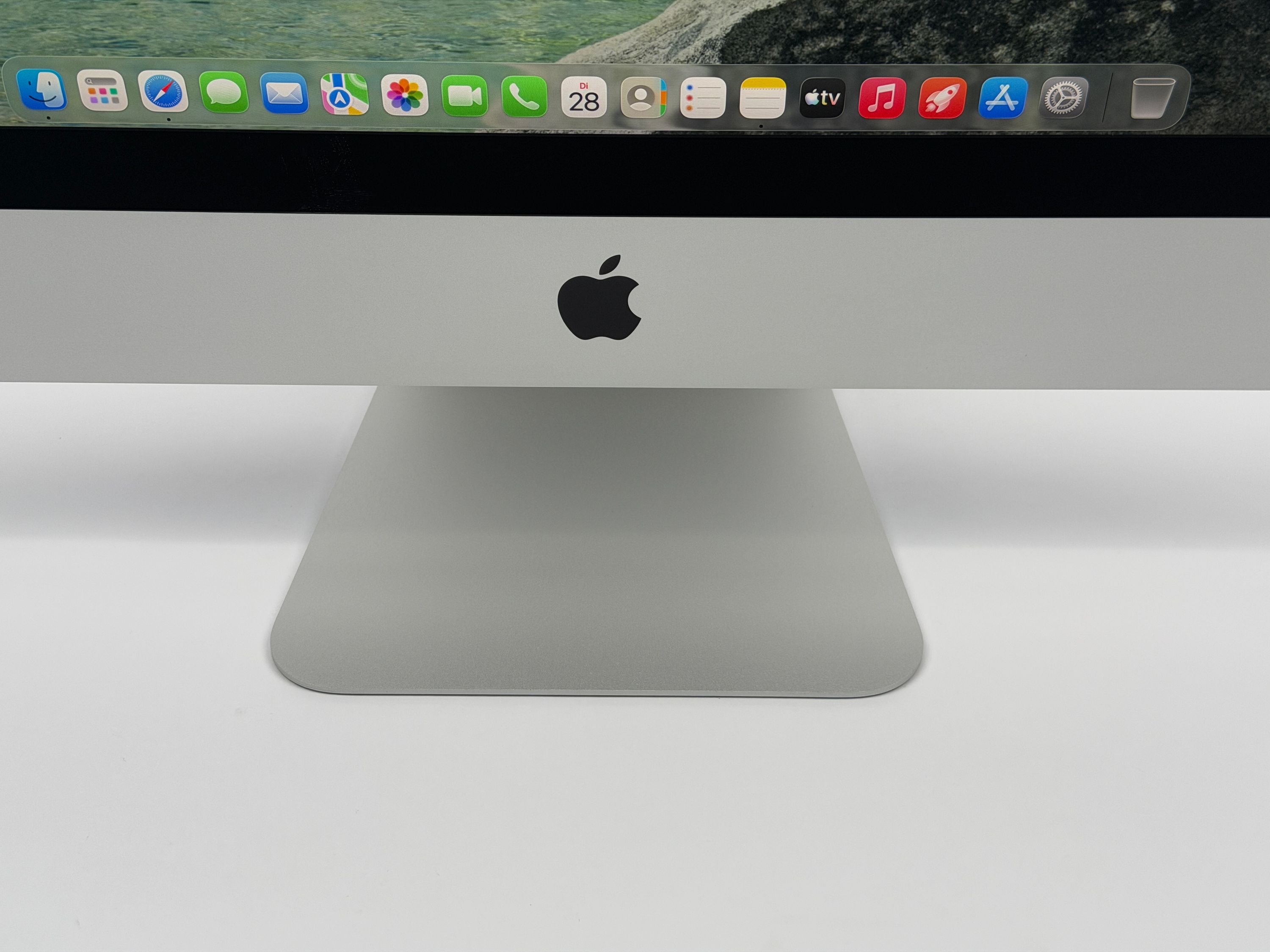 Apple iMac Retina 5K 27“ 8-Core i7 3,8 Ghz 64 GB Ram 1 TB SSD RP 5700 XT SILBER 2020