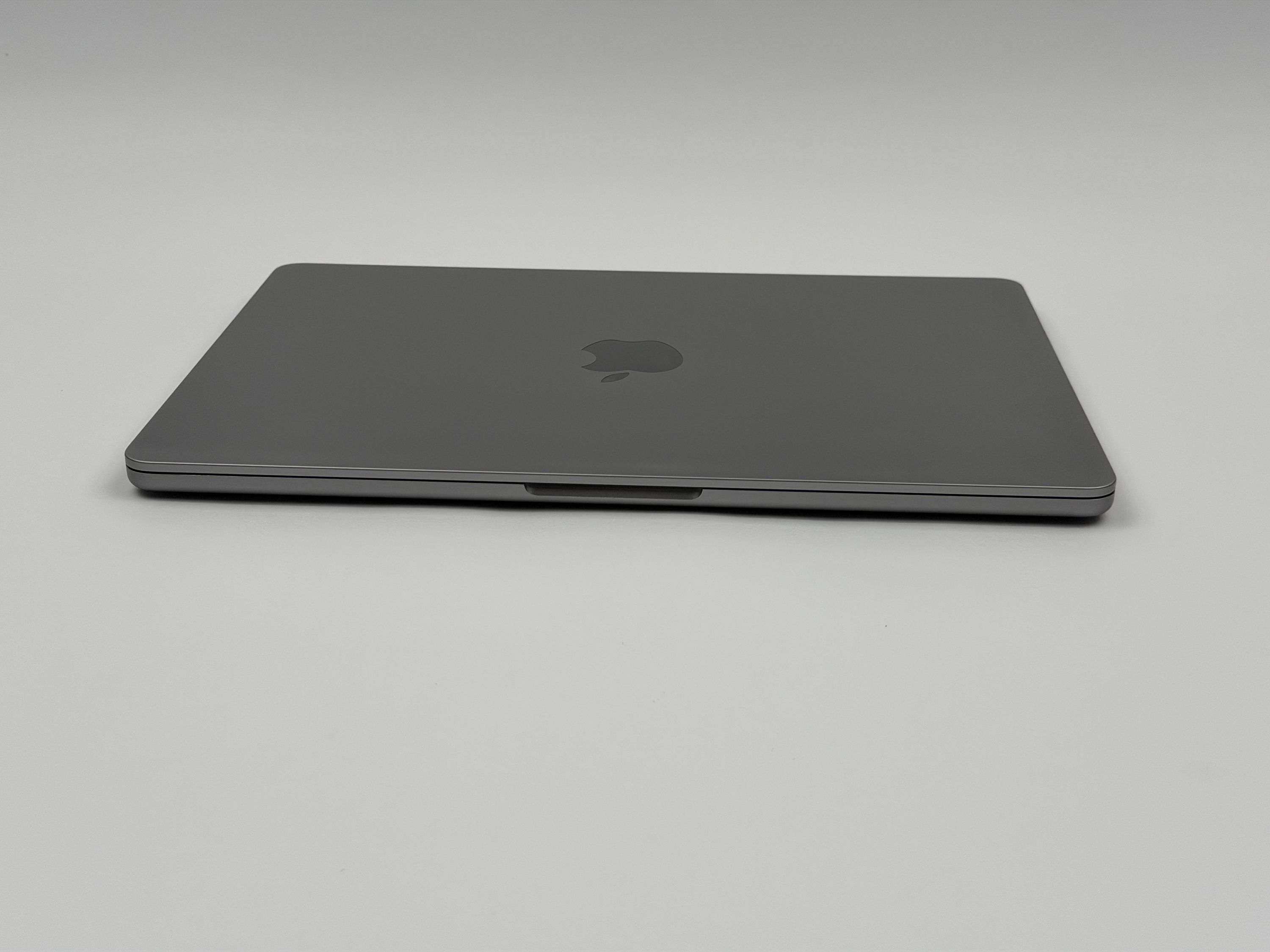 Apple MacBook Air 13,6“ M2 8C CPU 10C GPU 1 TB SSD 24 GB 2022 SPACE GREY