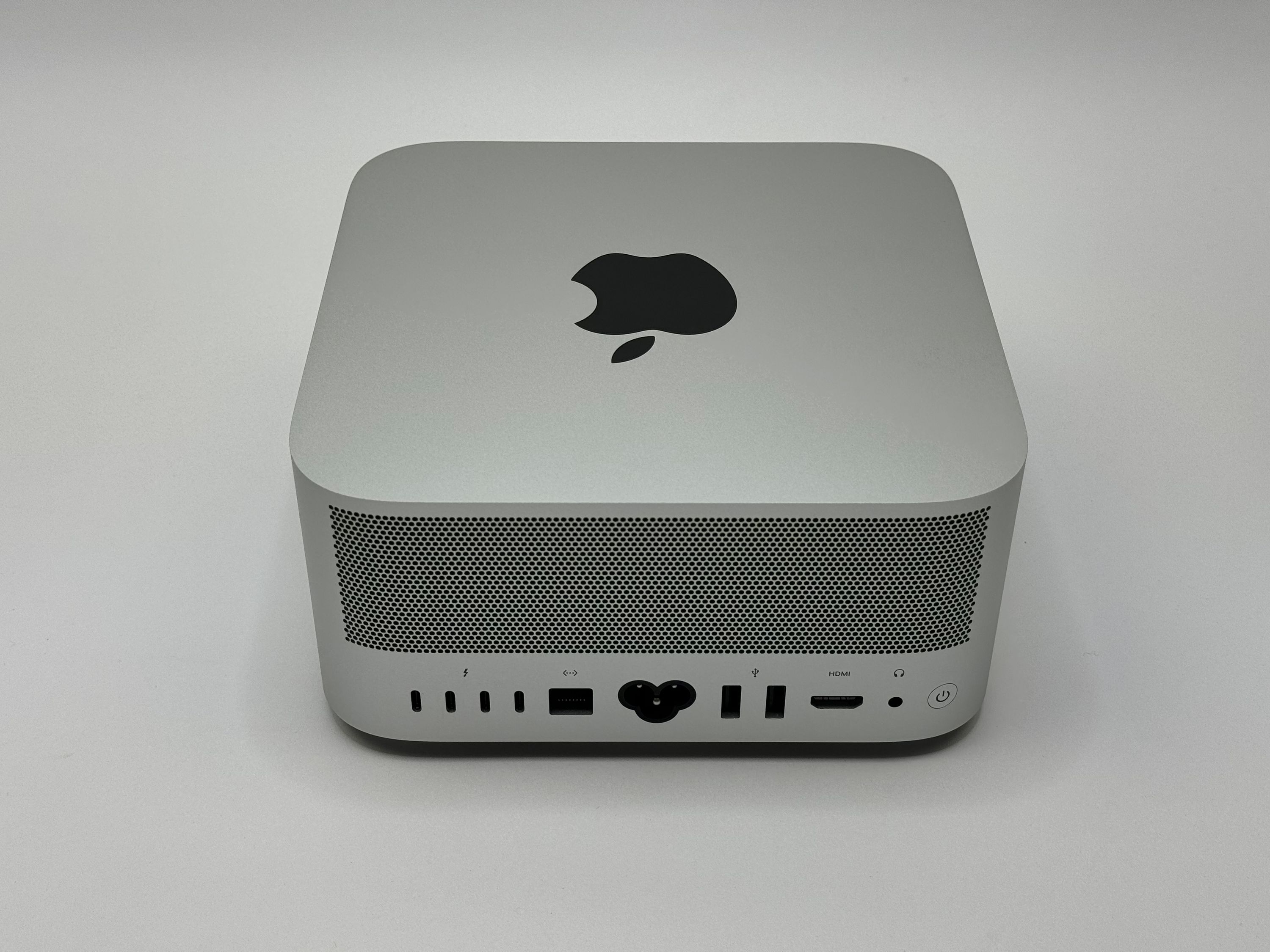 Apple Mac Studio M1 Max 10-Core CPU 32-Core GPU 64 GB RAM 1 TB SSD