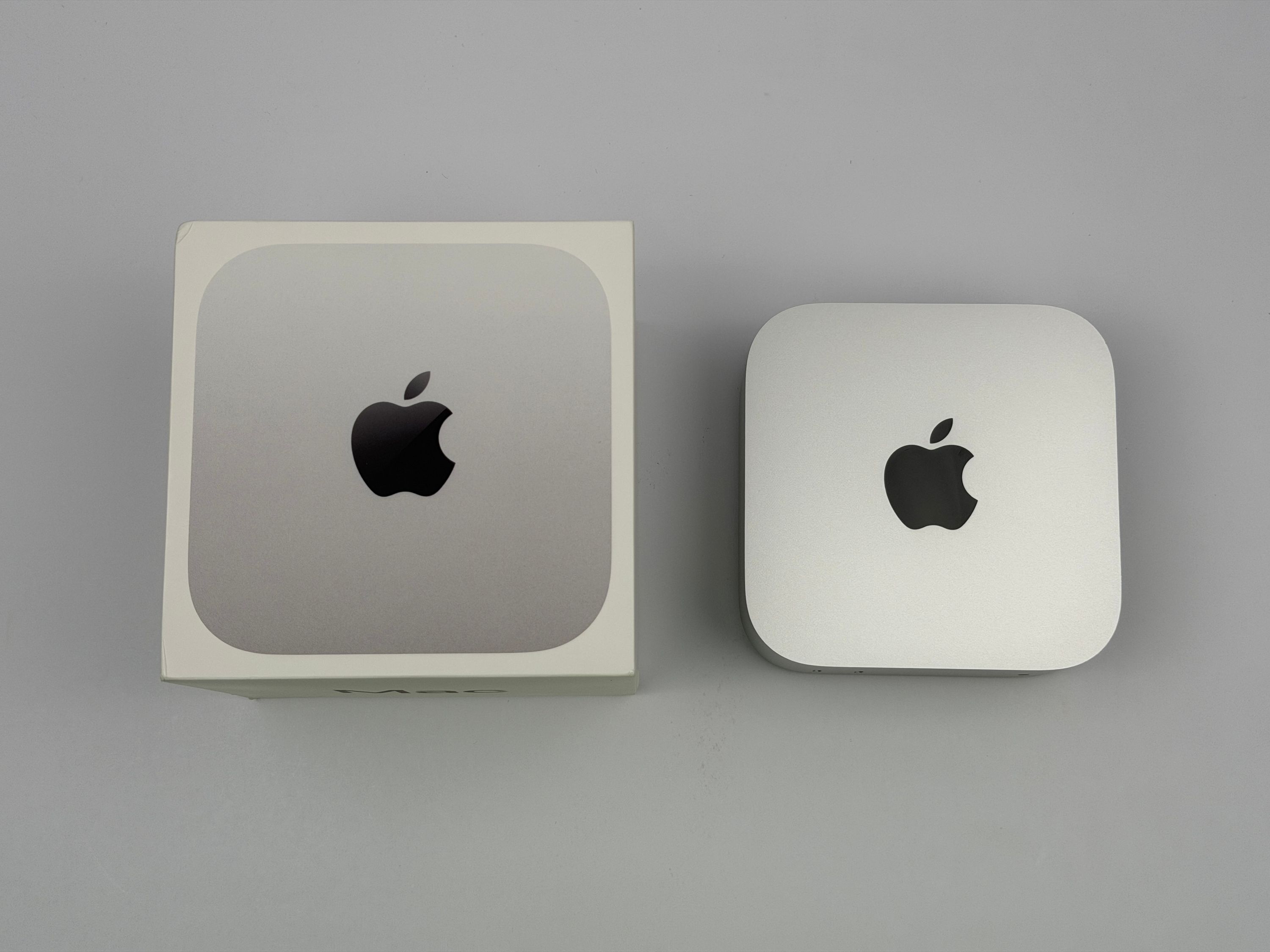 Apple Mac Mini M4 10-Core CPU 10-Core GPU 16 GB RAM 256 GB SSD SILBER 2024