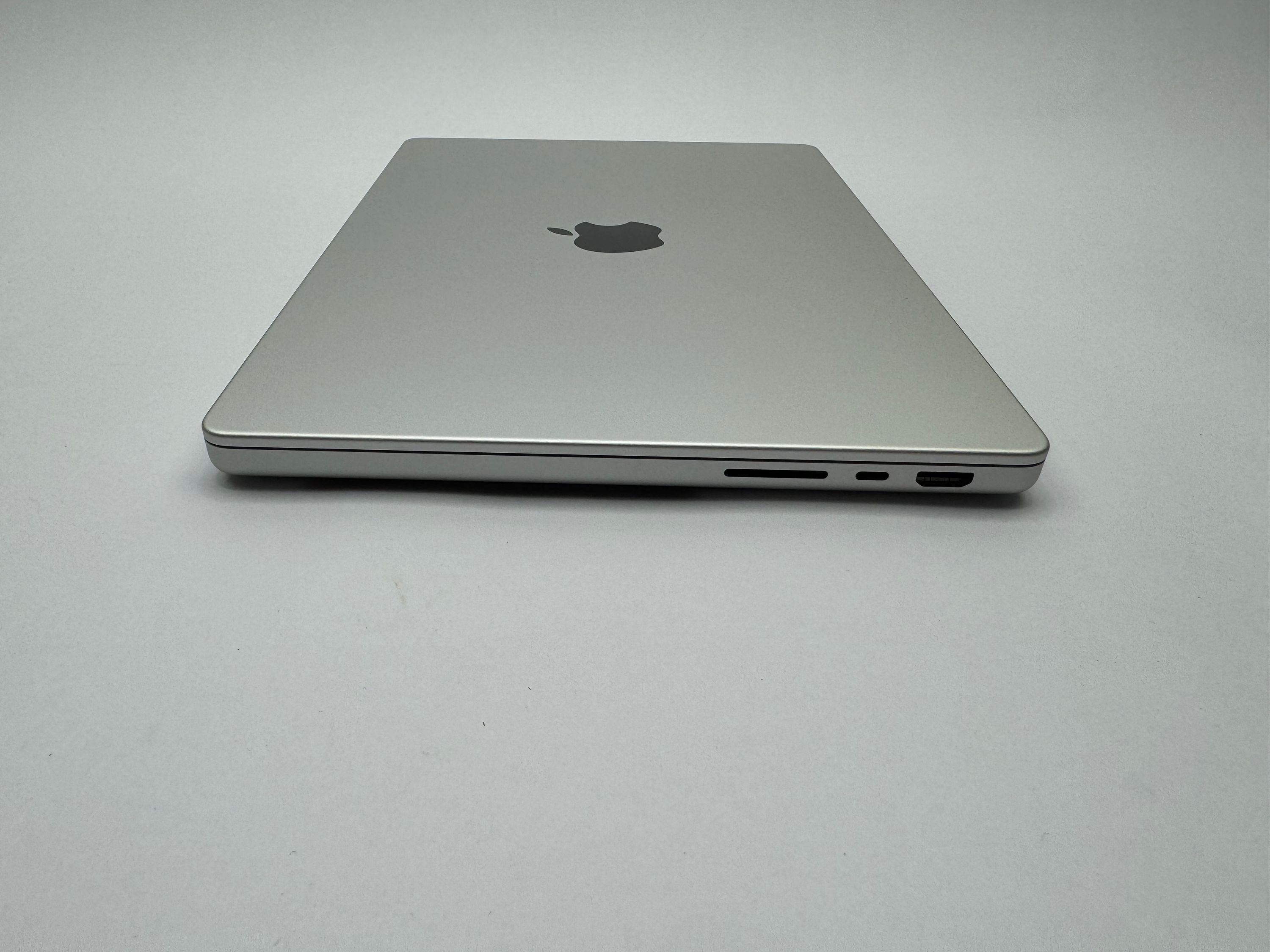 Apple MacBook Pro 14“ M2 PRO 10C CPU 16C GPU 512 GB SSD 16 GB Ram 2023 SILBER
