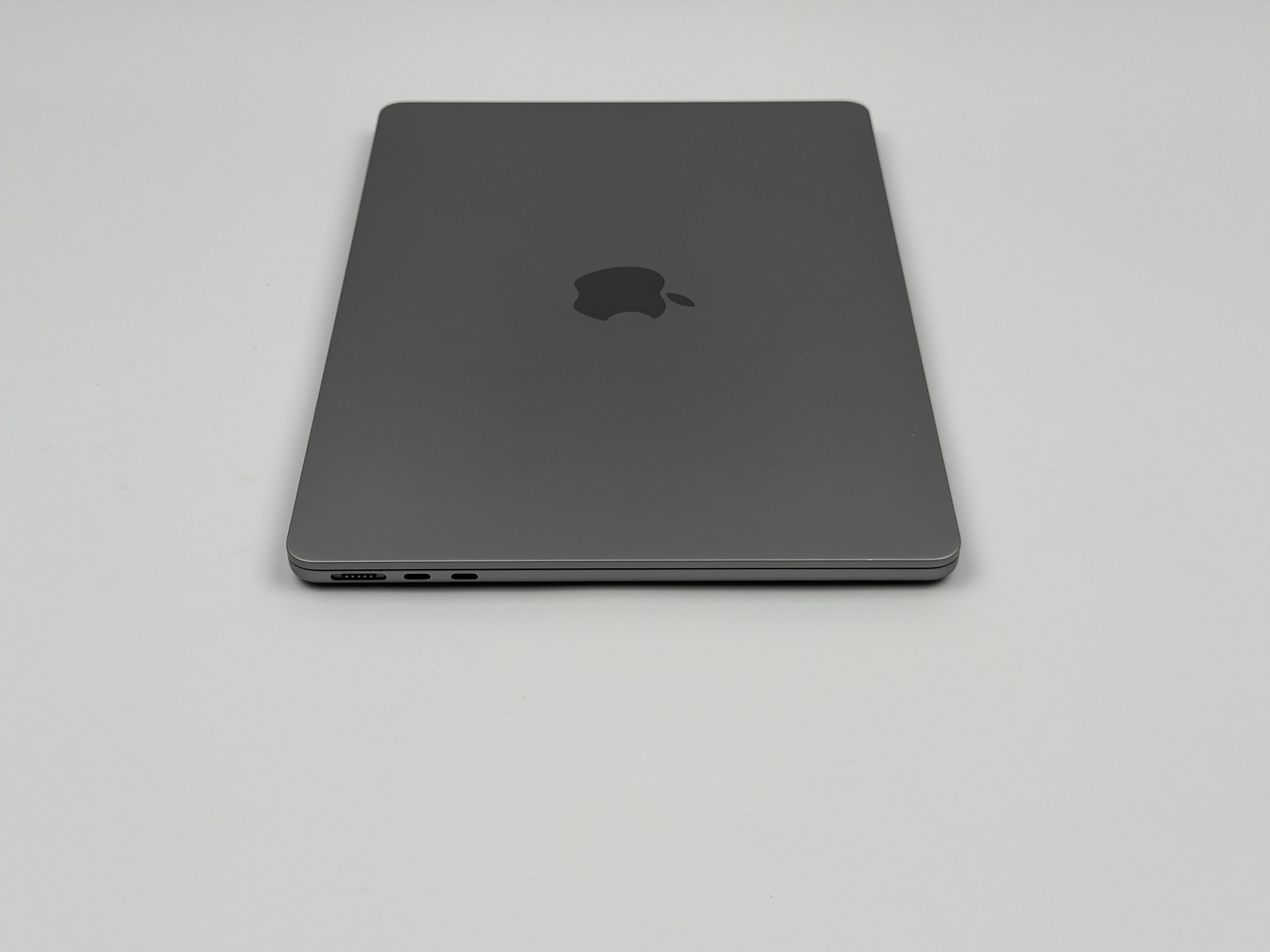Apple MacBook Air 13,6“ M2 8C CPU 8C GPU 512 GB SSD 8 GB 2022 SPACE GREY