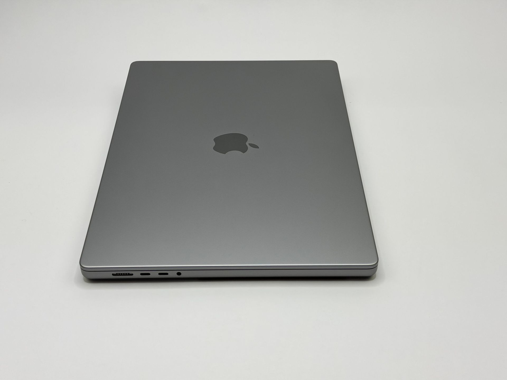 Apple MacBook Pro 16“ M1 MAX 10C CPU 32C GPU 2 TB SSD 64 GB Ram 2021 ...